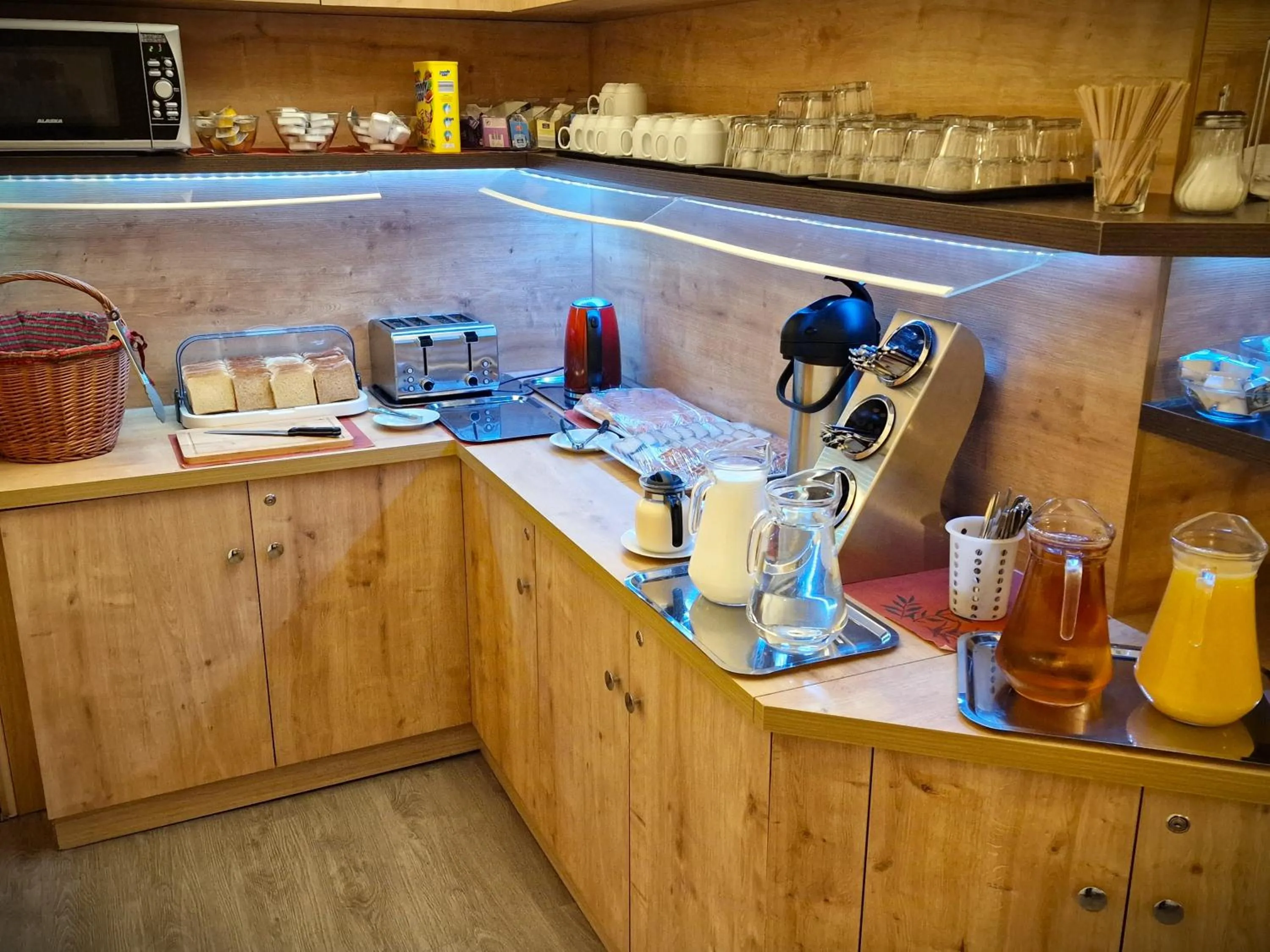 Breakfast in Mikon Eastgate Hotel - City Centre