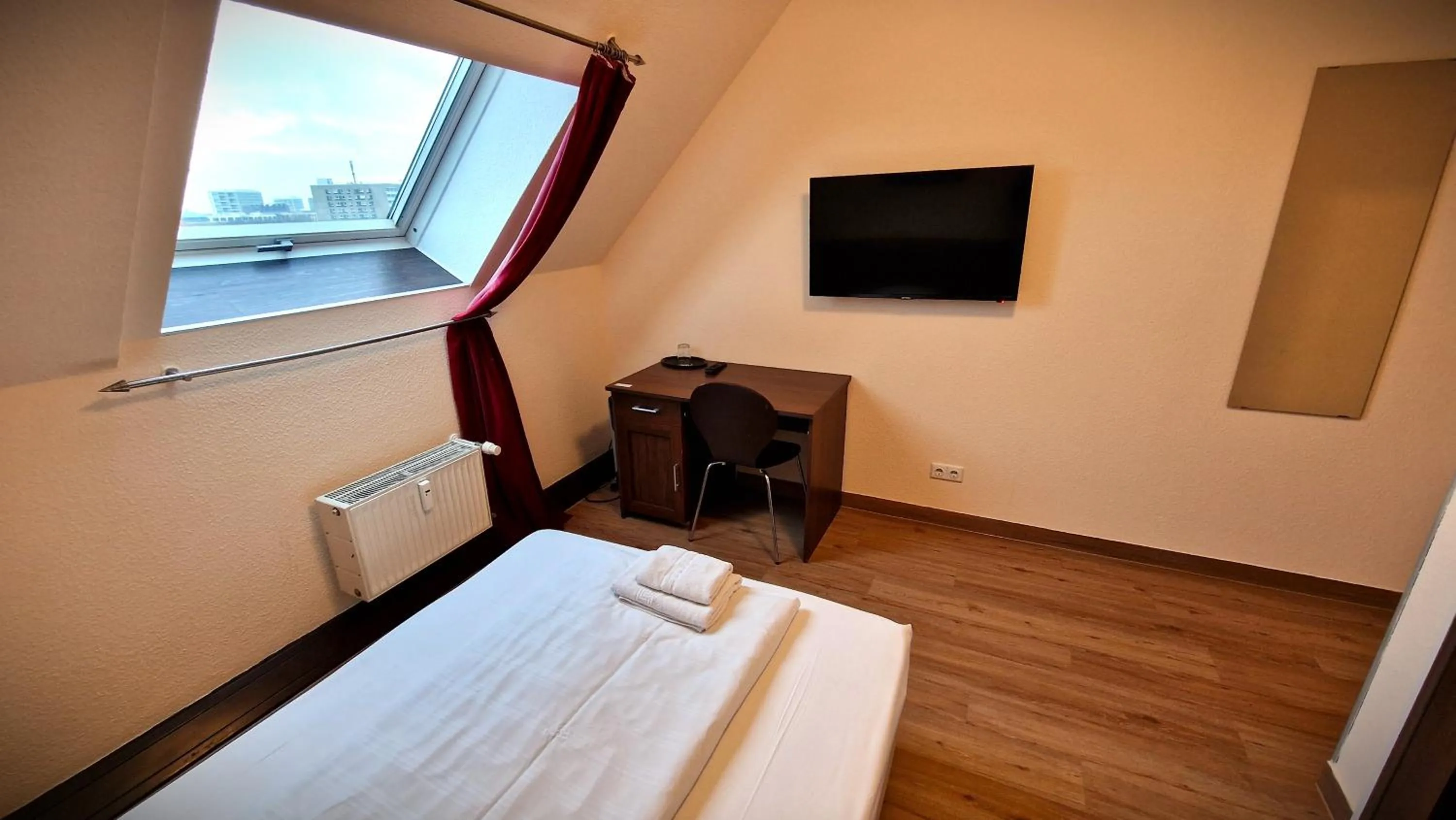 Photo of the whole room in Mikon Eastgate Hotel - City Centre