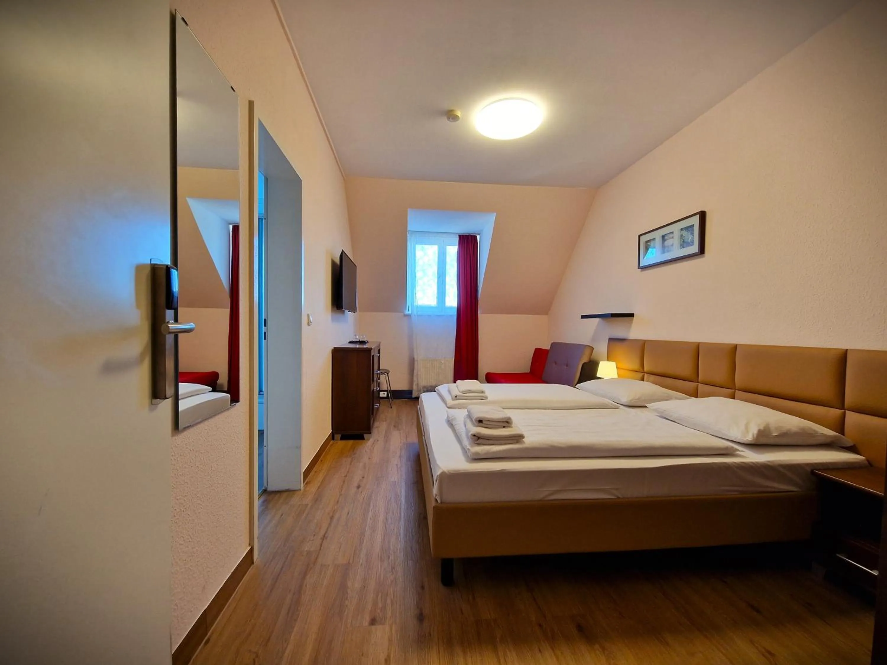 Photo of the whole room in Mikon Eastgate Hotel - City Centre