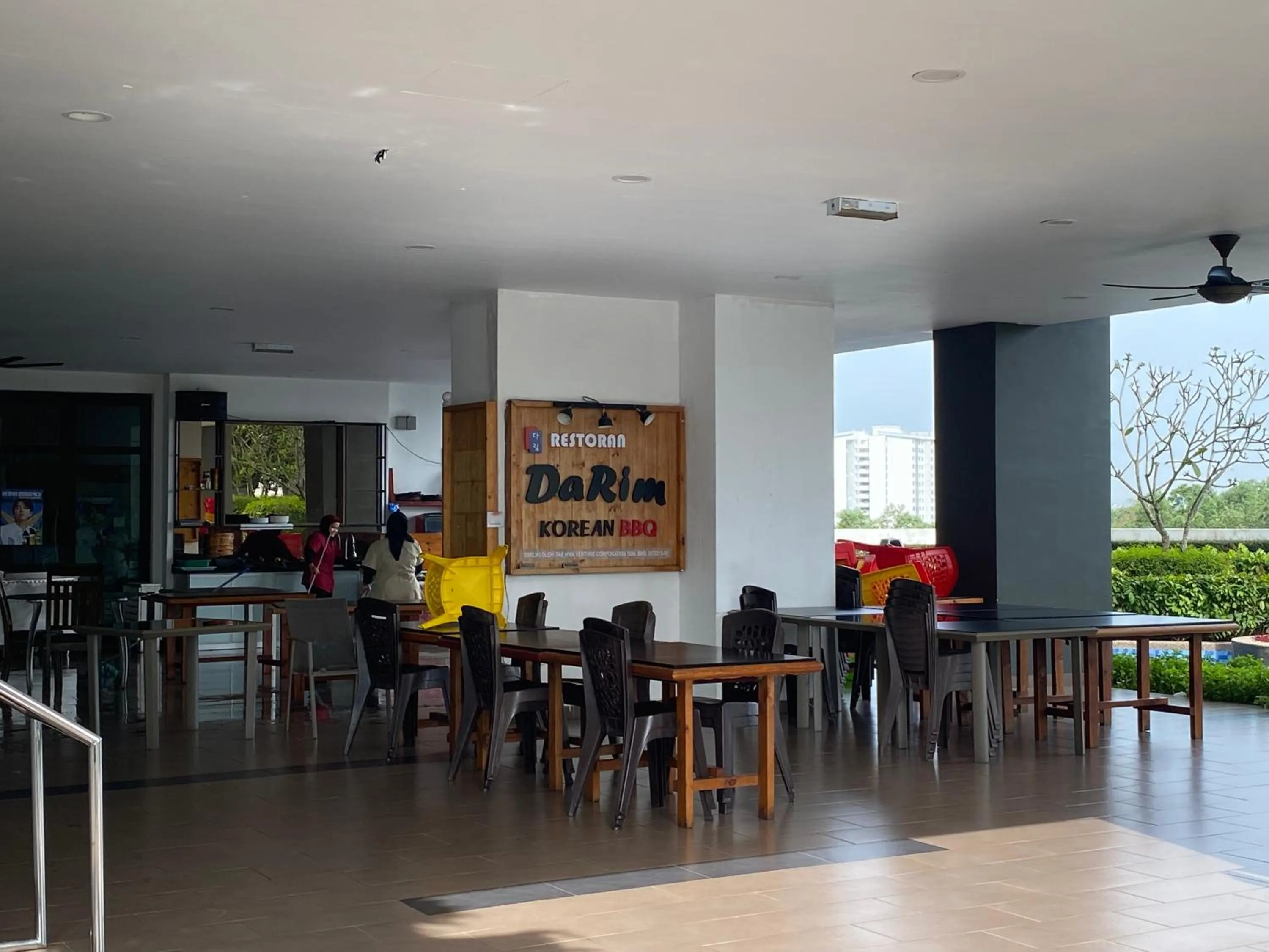 Restaurant/places to eat in Vesta Homes, Molek Regency with Golf View, Johor Bahru, Mid valley