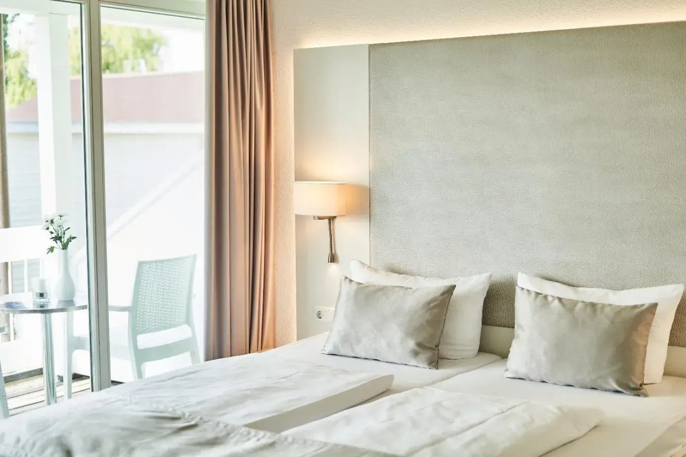 Double Room with Lake View in Hotel Hoeri am Bodensee Double Room with Lake View in Hotel Hoeri am Bodensee