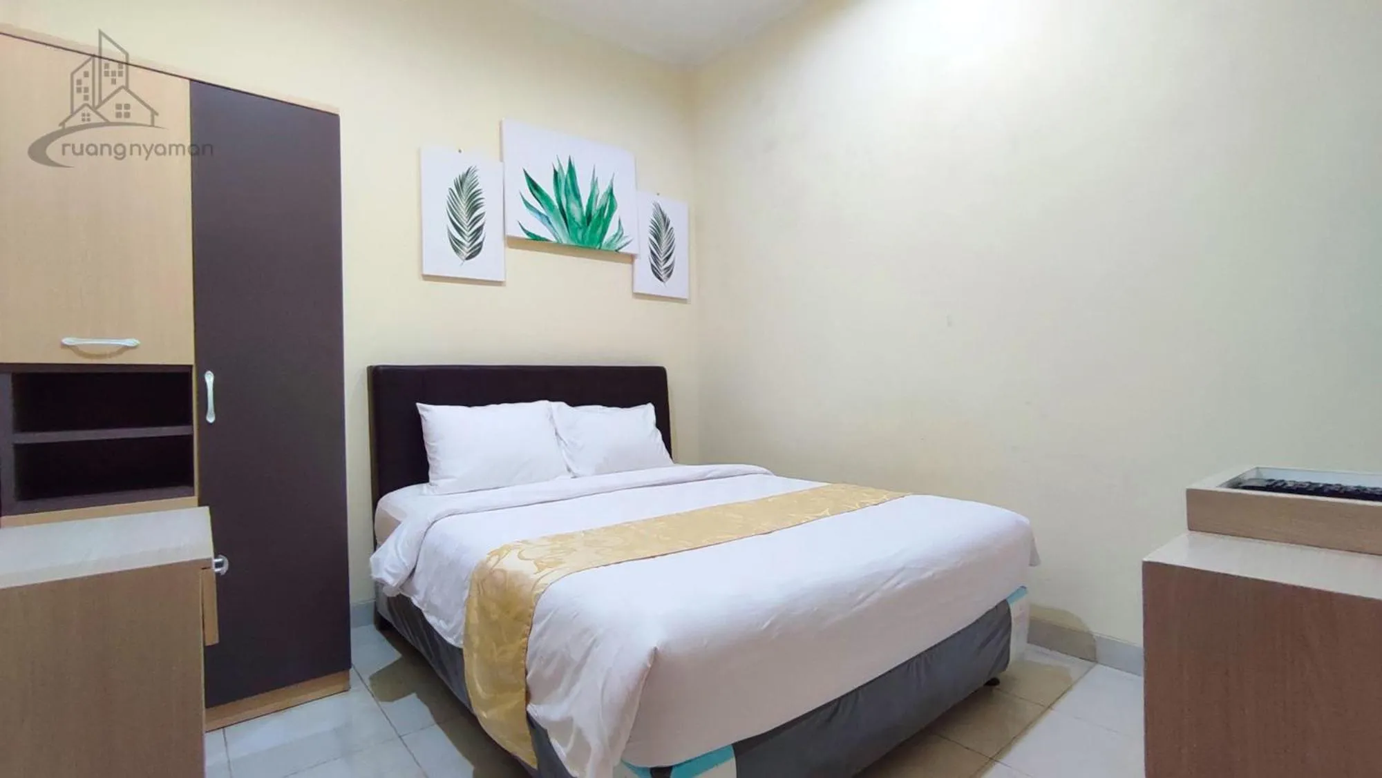 Bedroom, Bed in Atmosfer Guest House Sentul