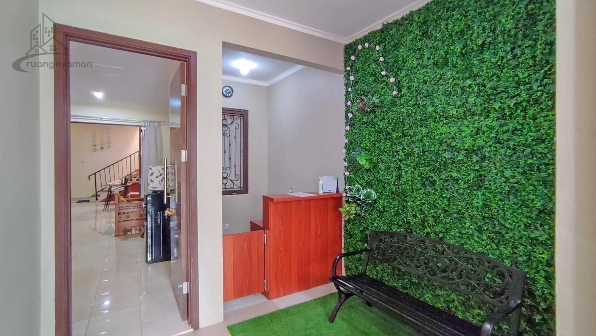Lobby or reception in Atmosfer Guest House Sentul