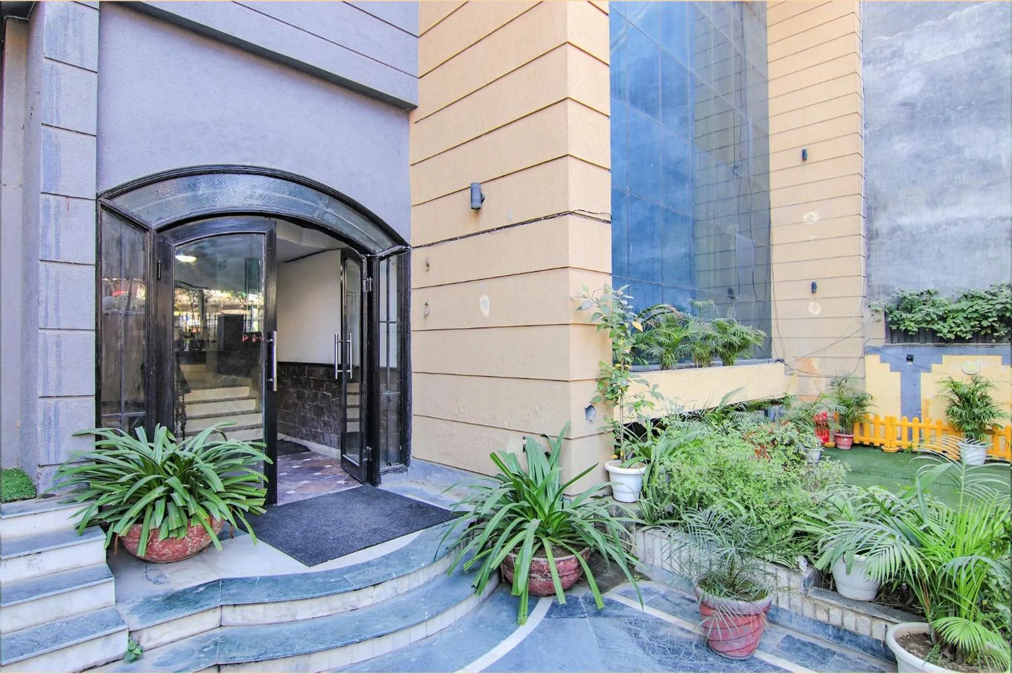 Facade/entrance in FabHotel Singh Suite - DLF Phase 3, Gurugram