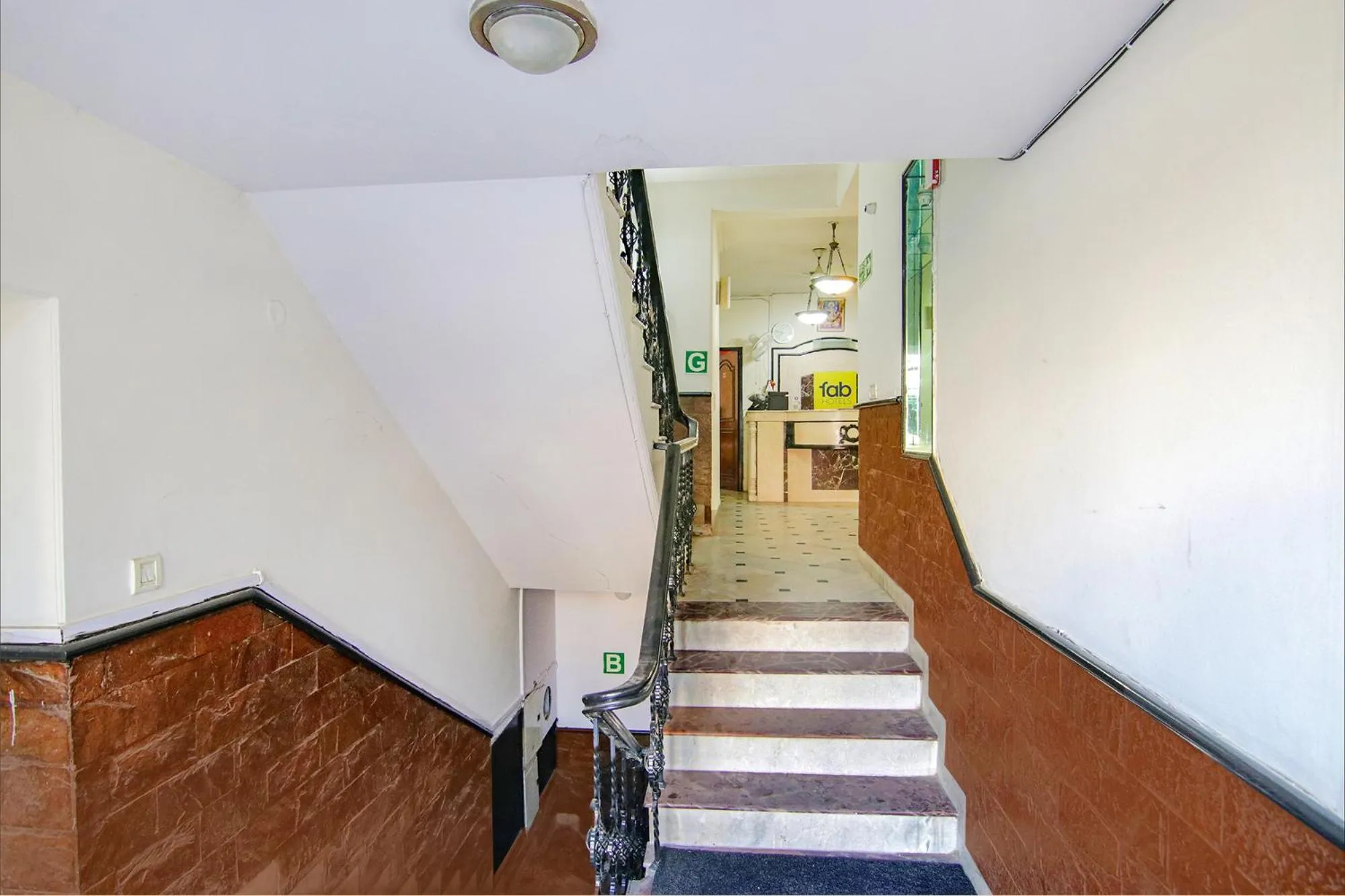 Lobby or reception in FabHotel Singh Suite - DLF Phase 3, Gurugram