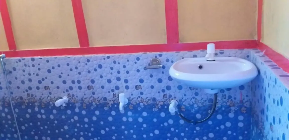 Bathroom in Niru Homestay