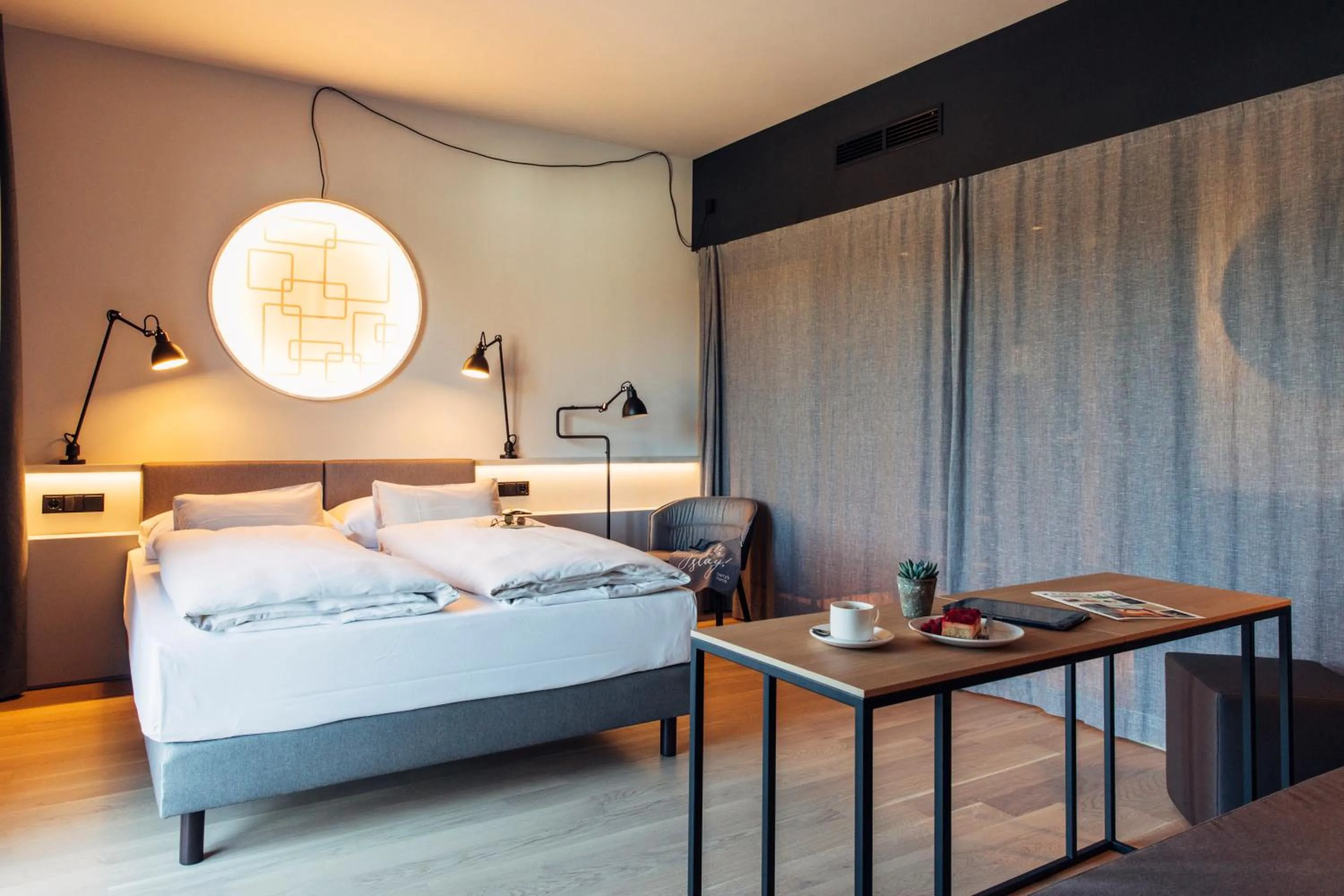 Photo of the whole room, Bed in harry's home Bischofshofen hotel & apartments