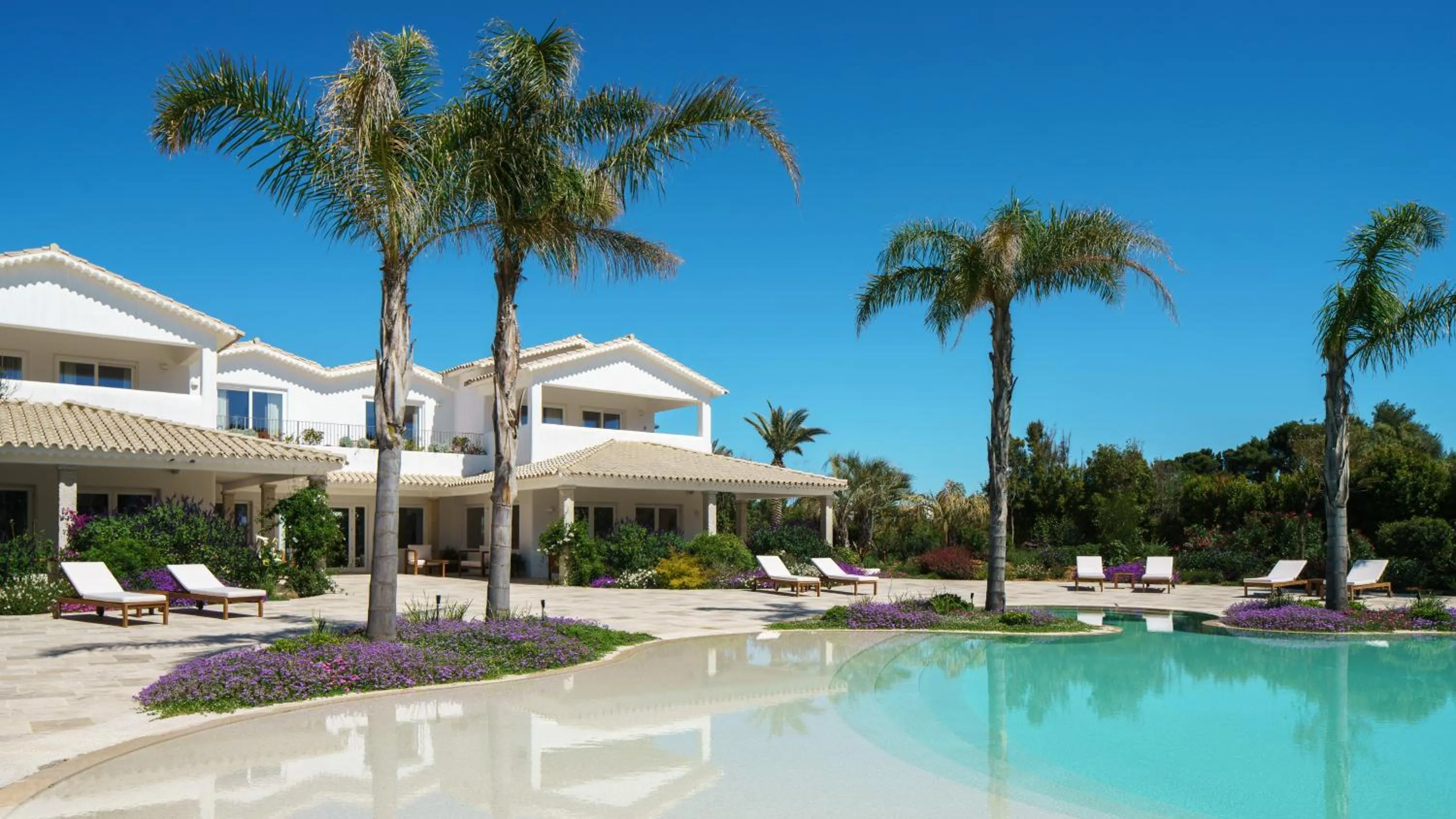 Swimming pool in Sant Efis Hotel