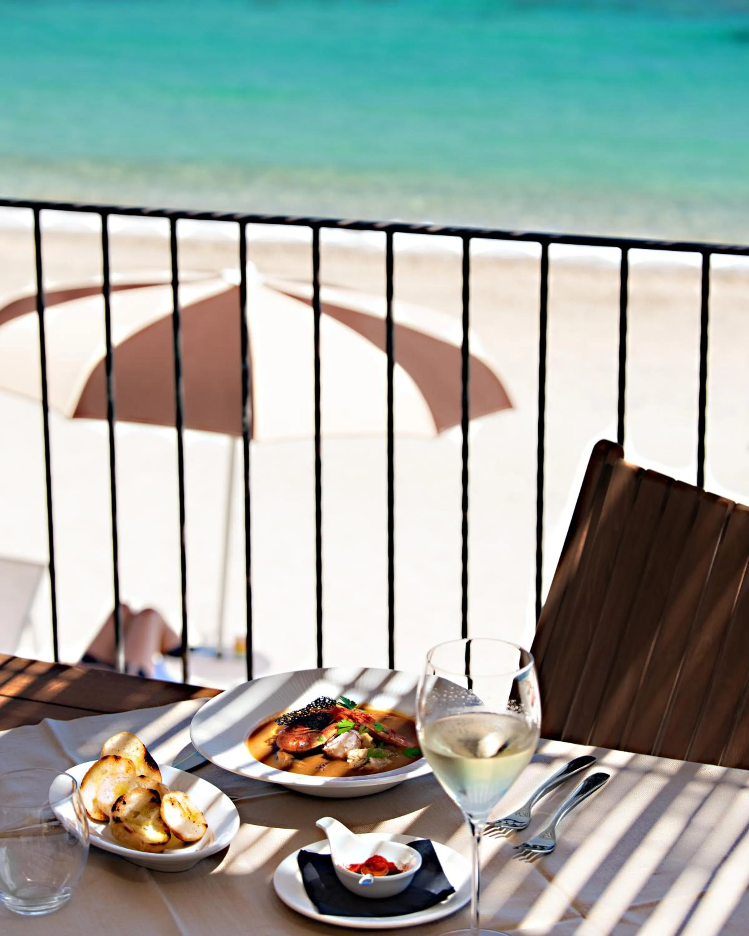 Restaurant/places to eat in Sant Efis Hotel