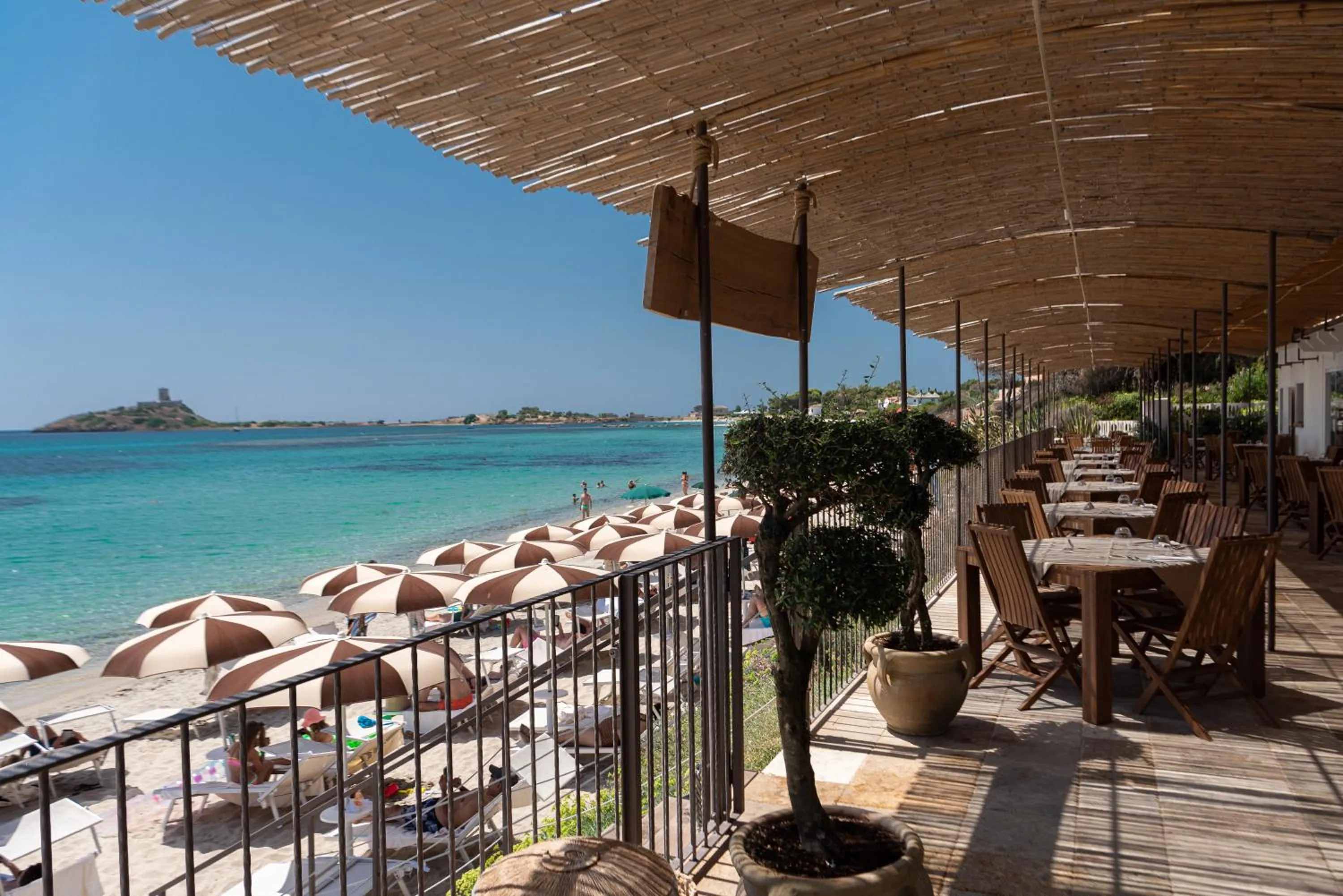 Restaurant/places to eat in Sant Efis Hotel