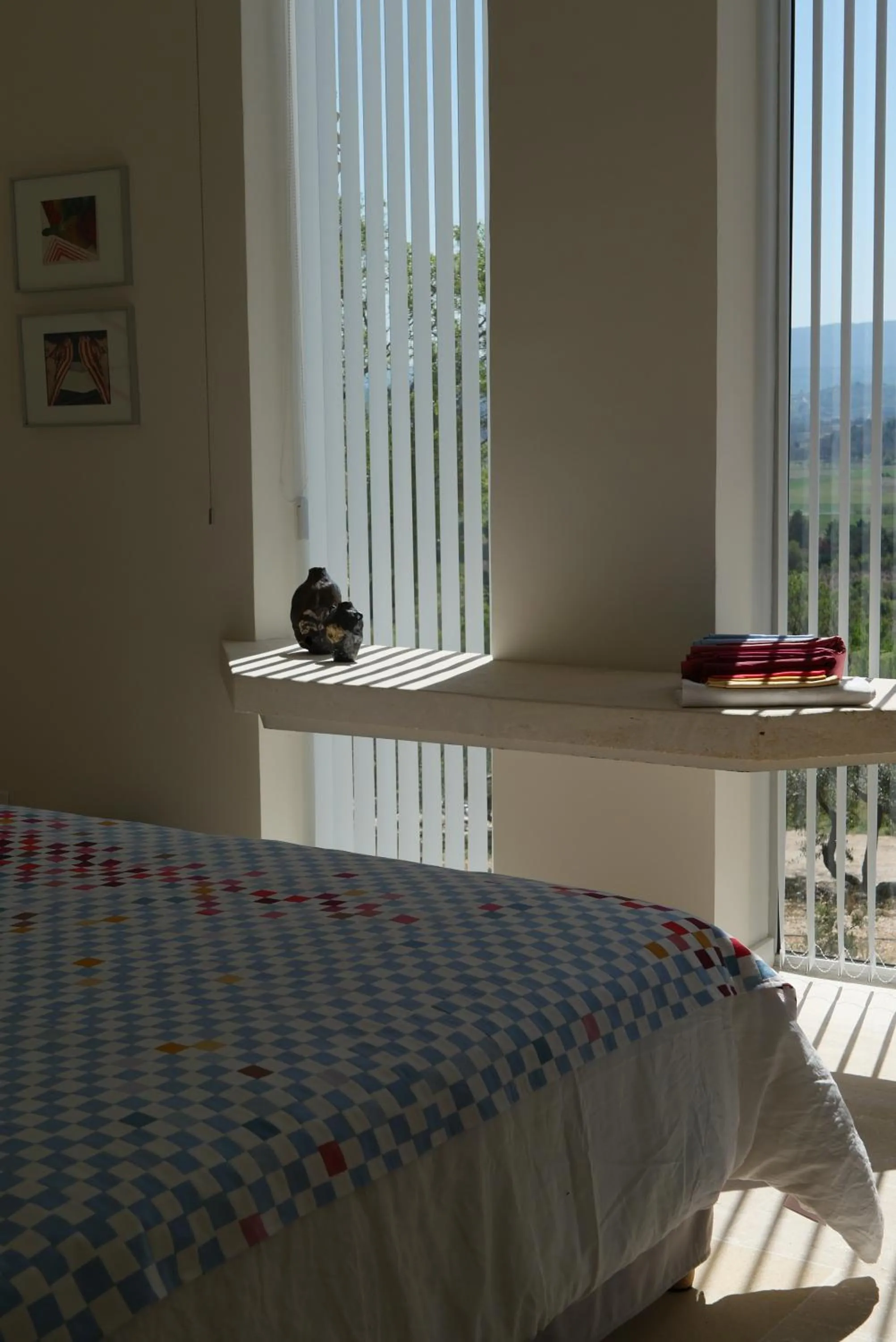 Property building, Bed in Les Milles Roches