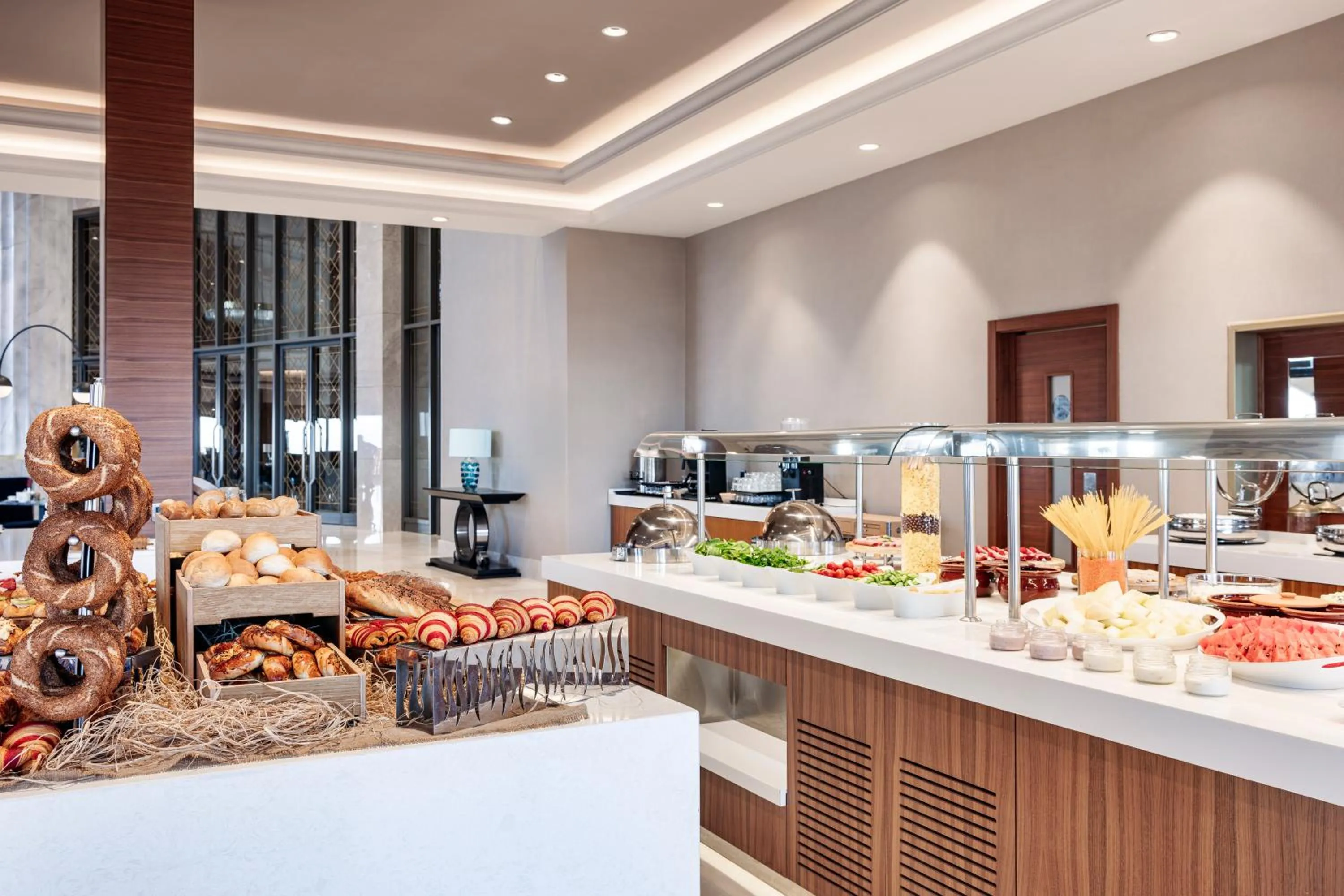 Food and drinks in Birun Ada Hotel