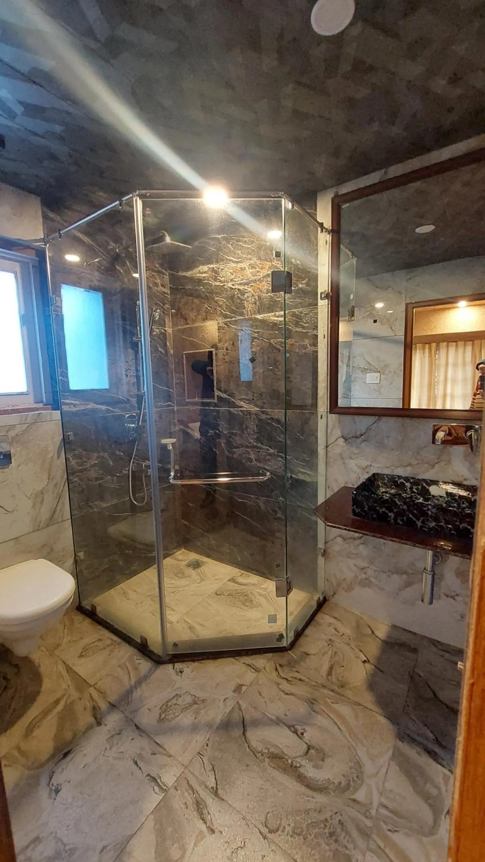 Bathroom in Hotel Outlook