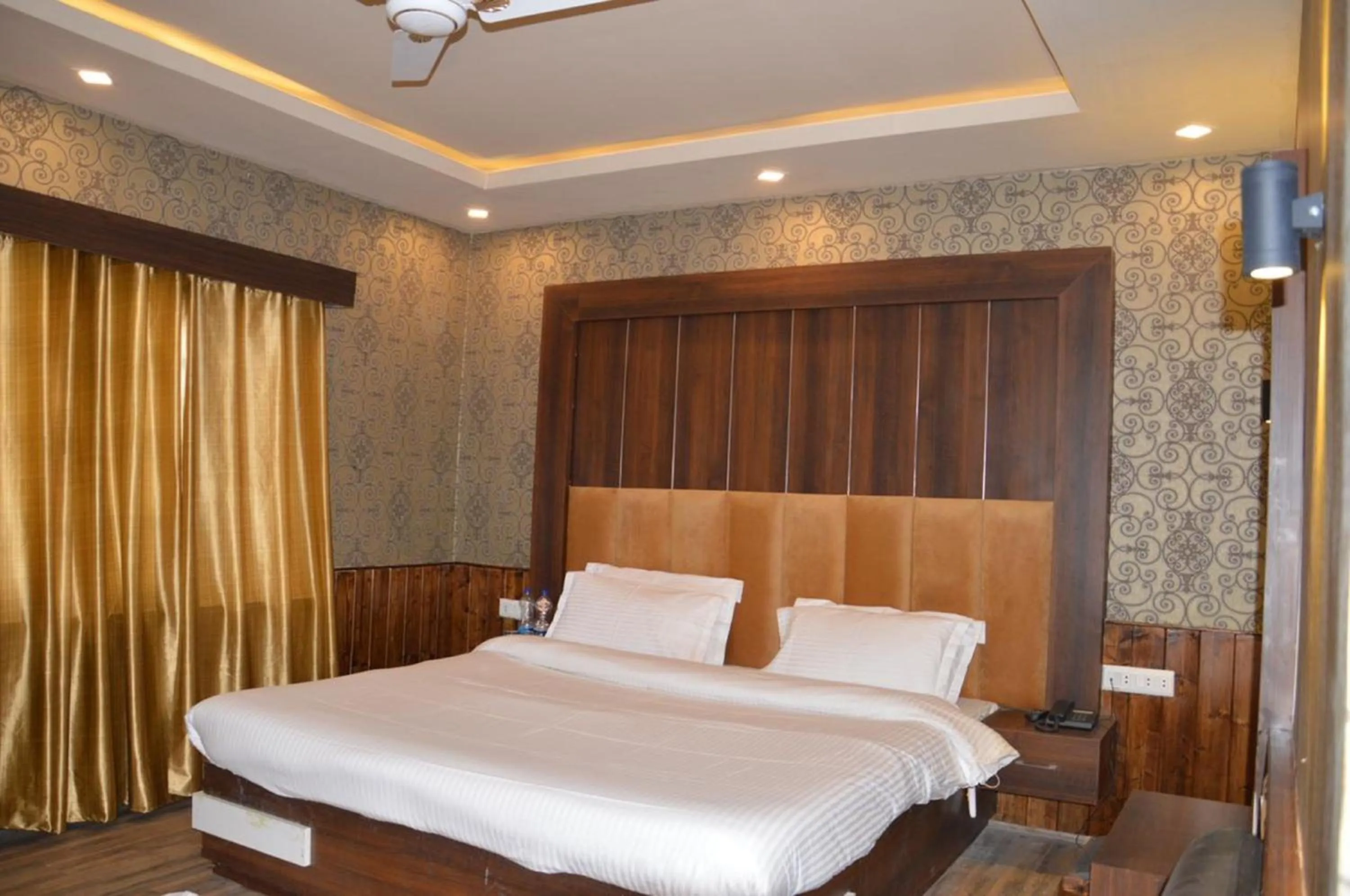 Bed in Hotel Outlook