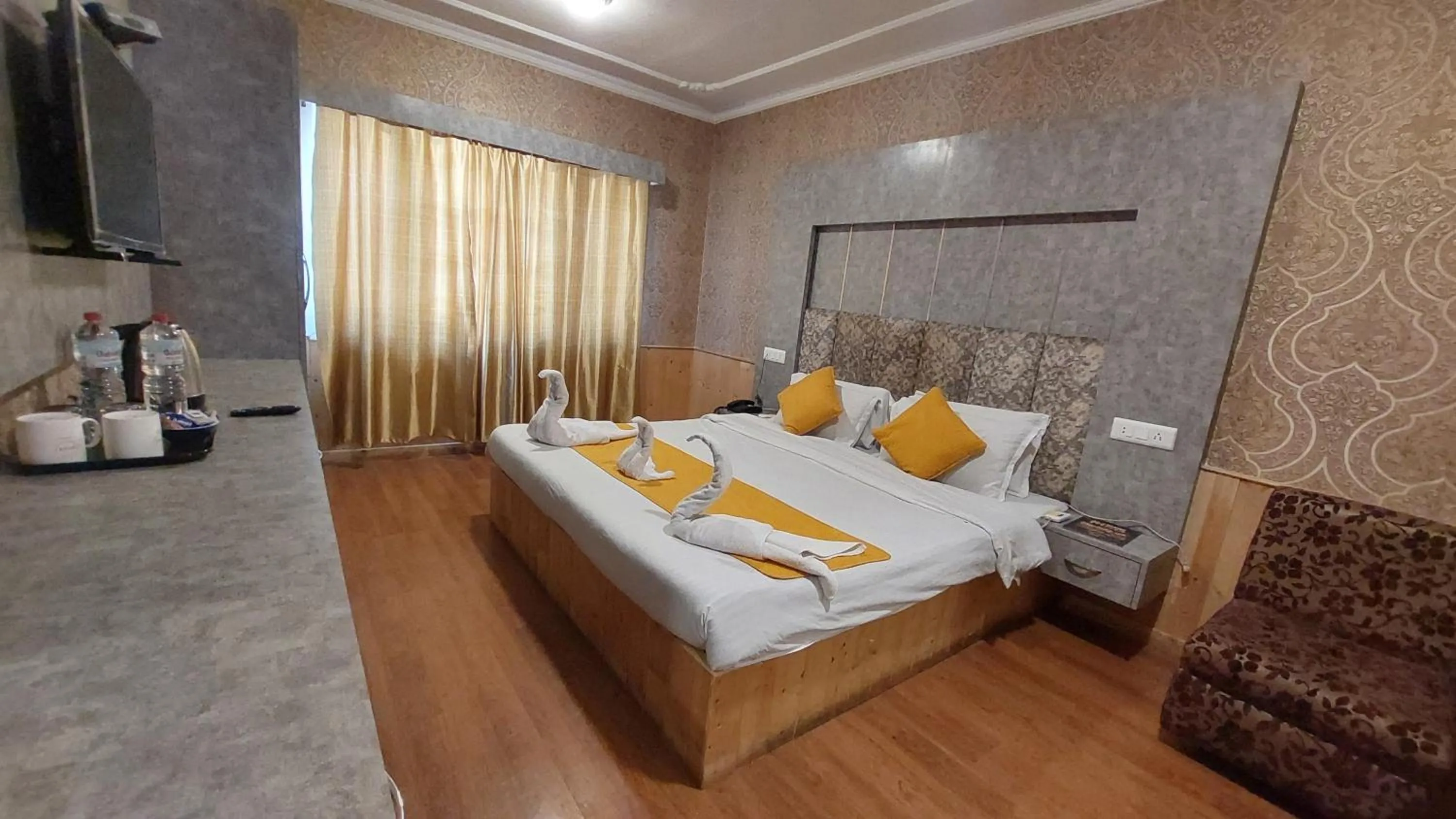 Bed in Hotel Outlook