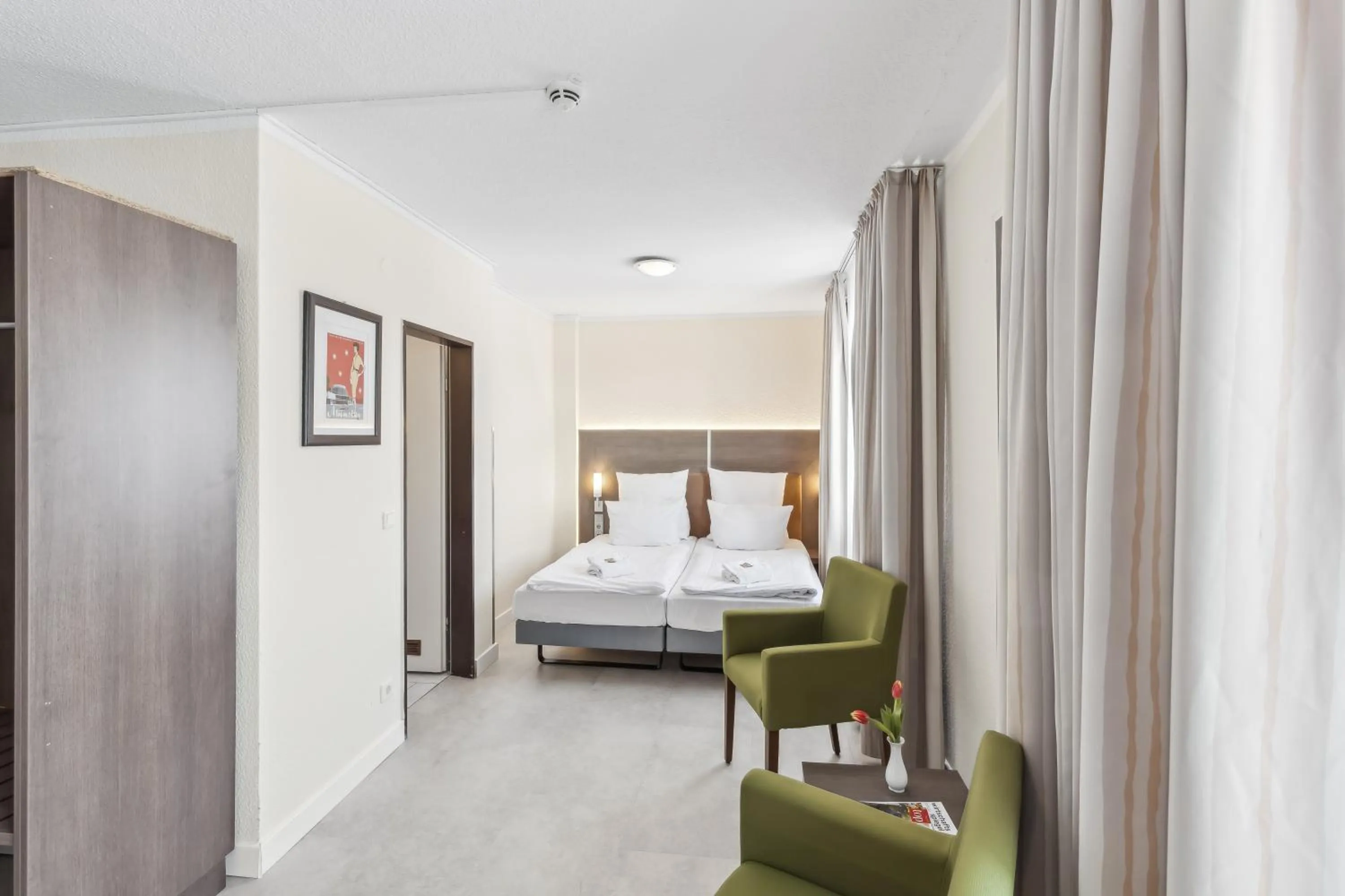 Bedroom, Bed in Cityhotel Amadeus