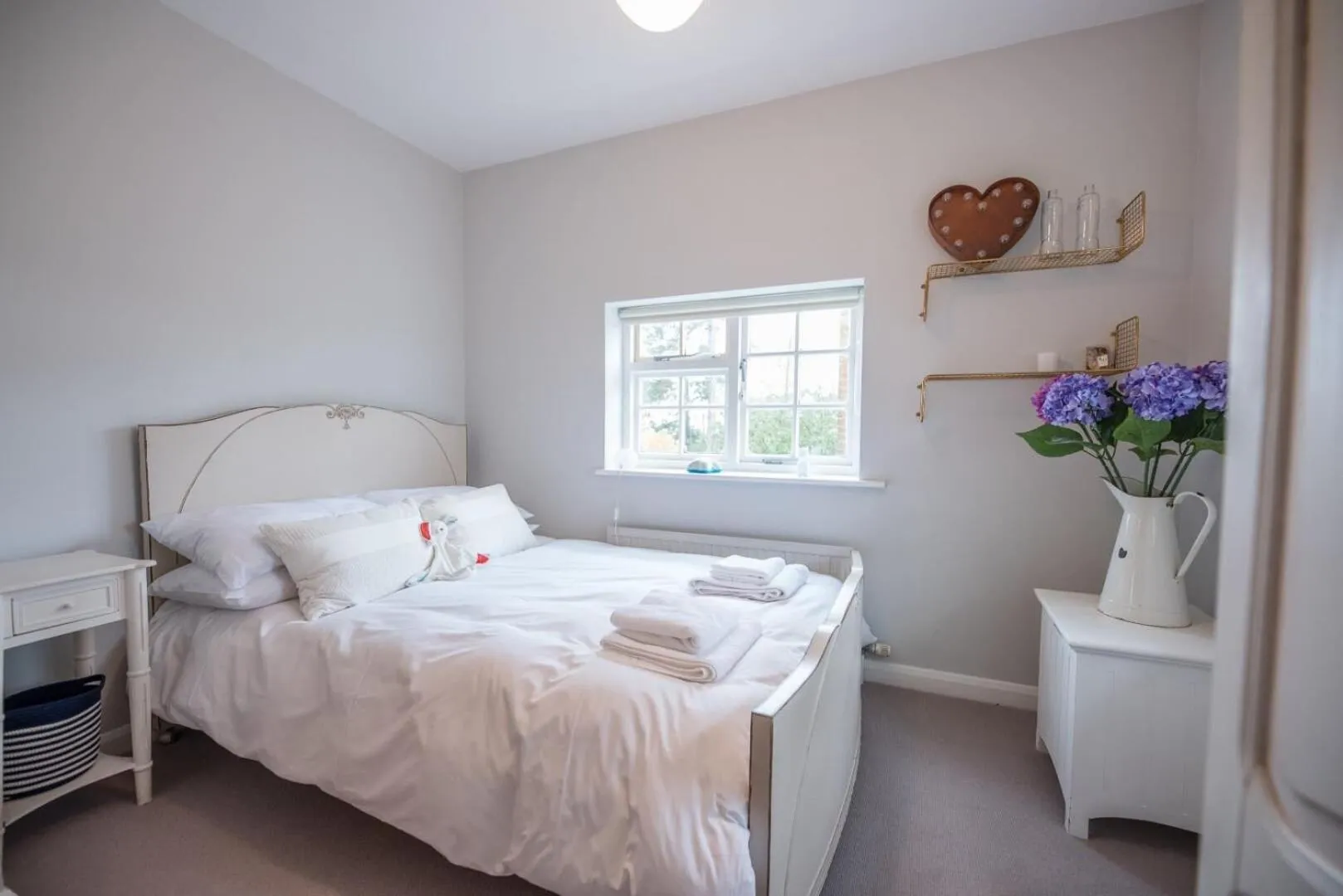 46 Ivy Cottage, Easton