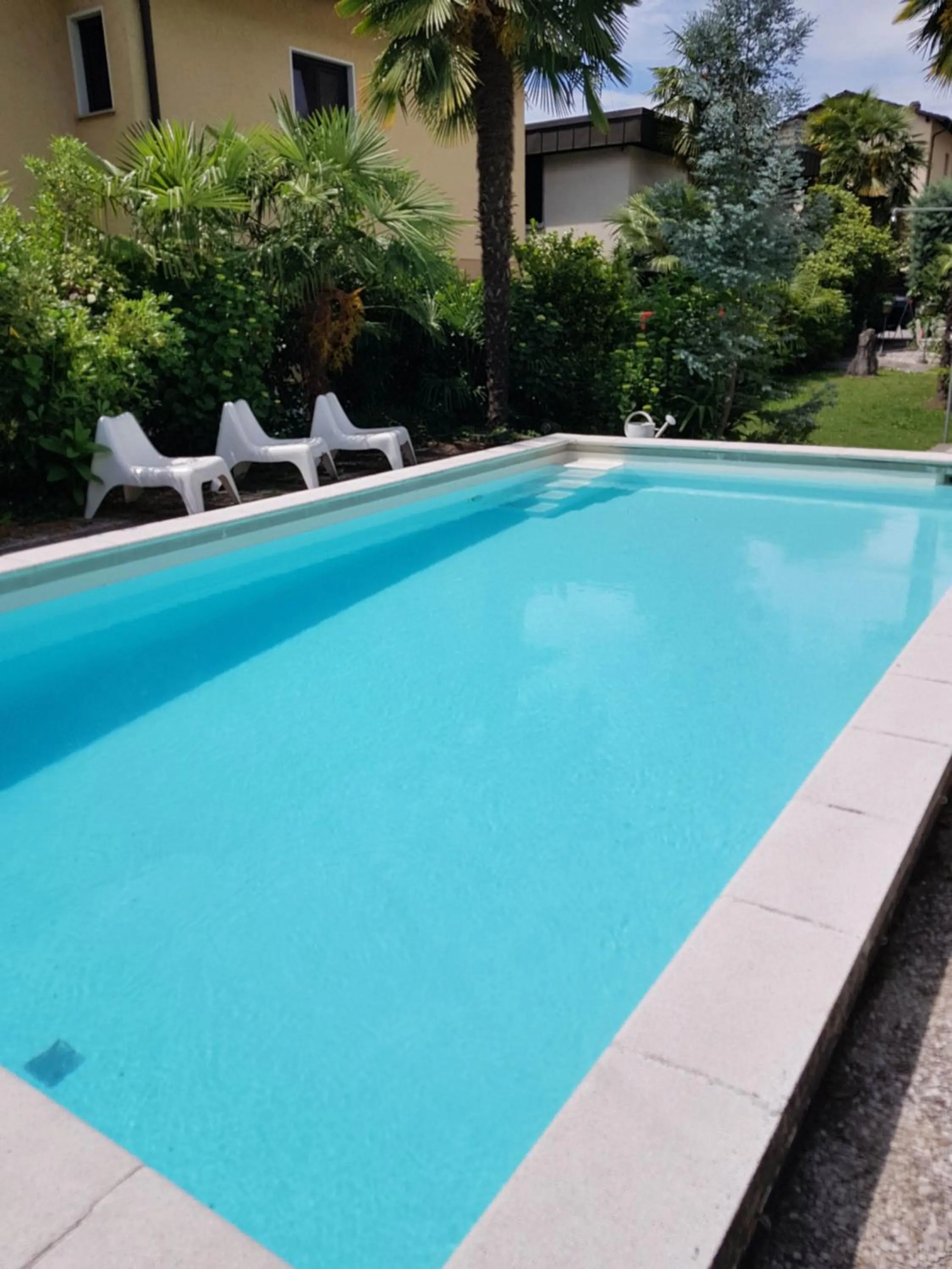 Swimming pool in Garni Elisabetta