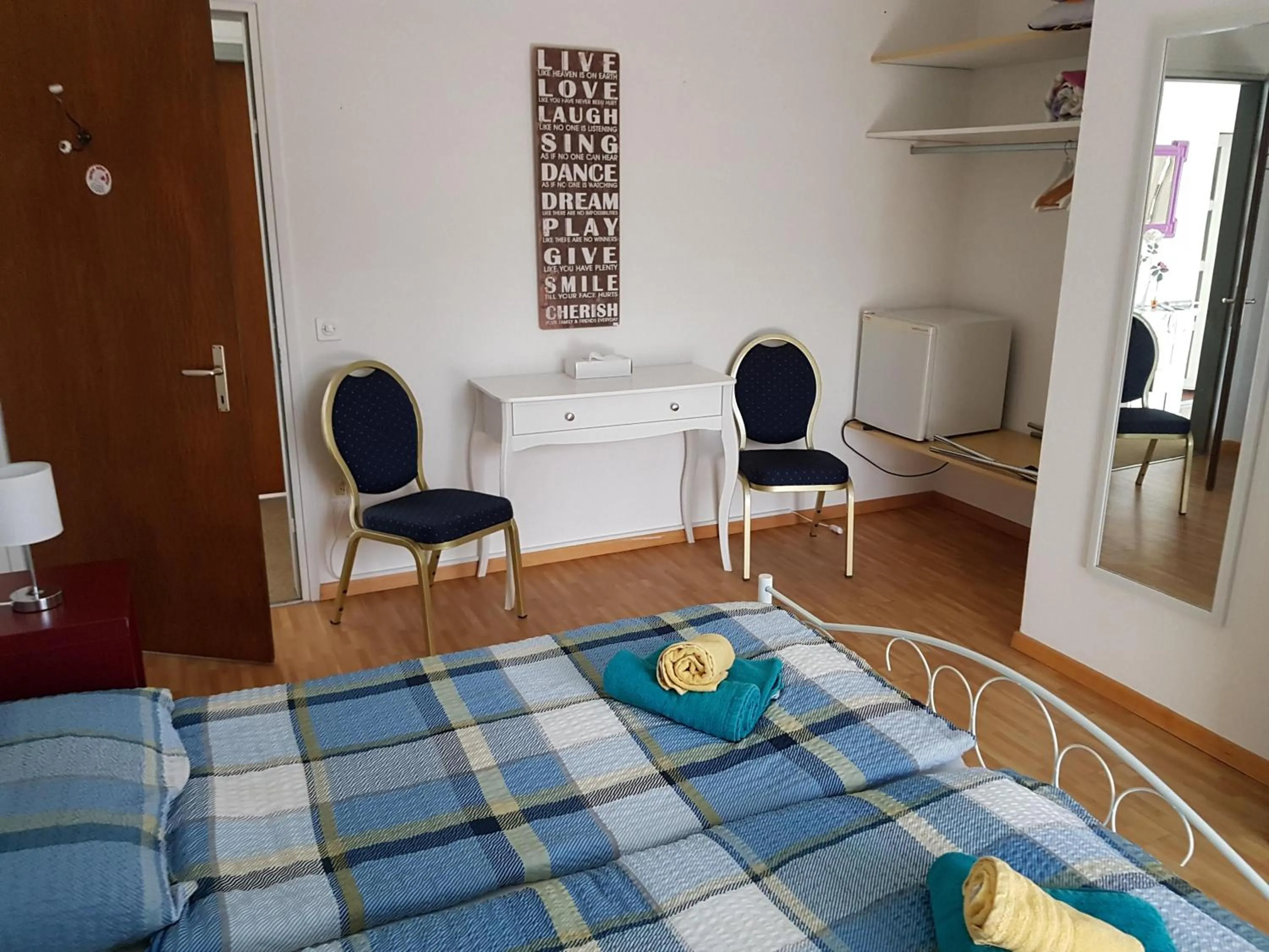 Photo of the whole room, Bed in Garni Elisabetta