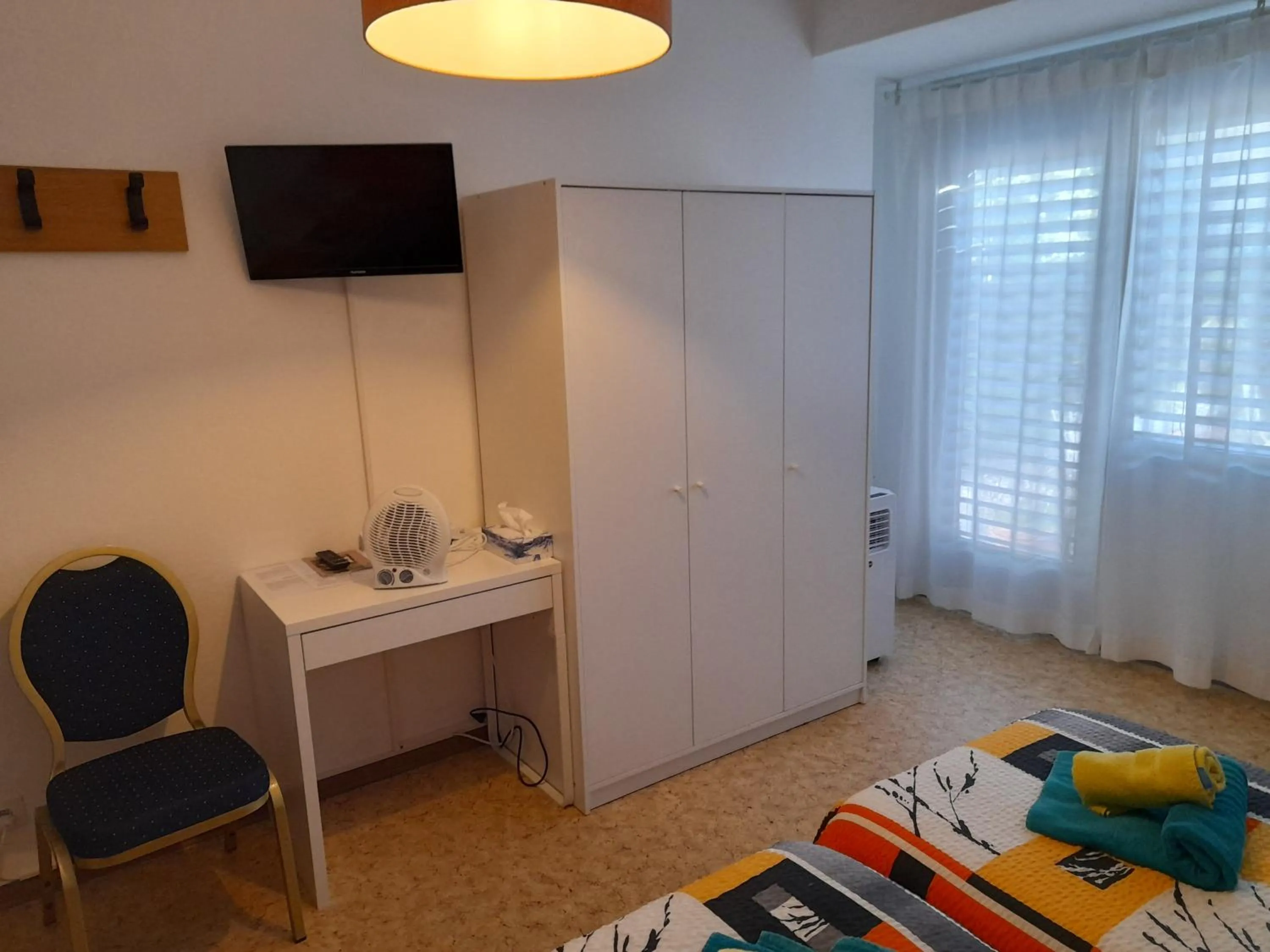 Photo of the whole room, Bed in Garni Elisabetta