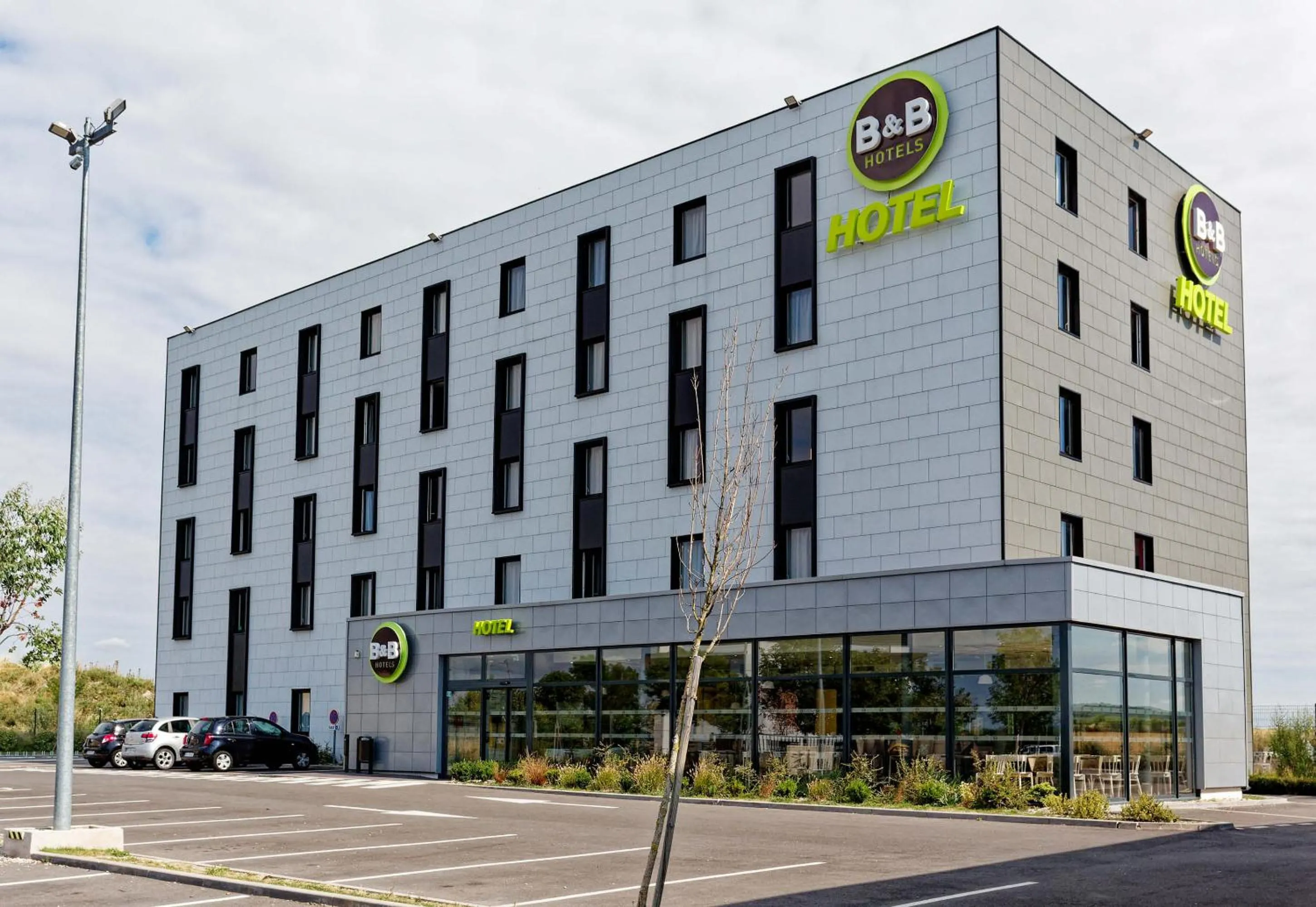 Property building in B&B HOTEL Reims Croix Blandin