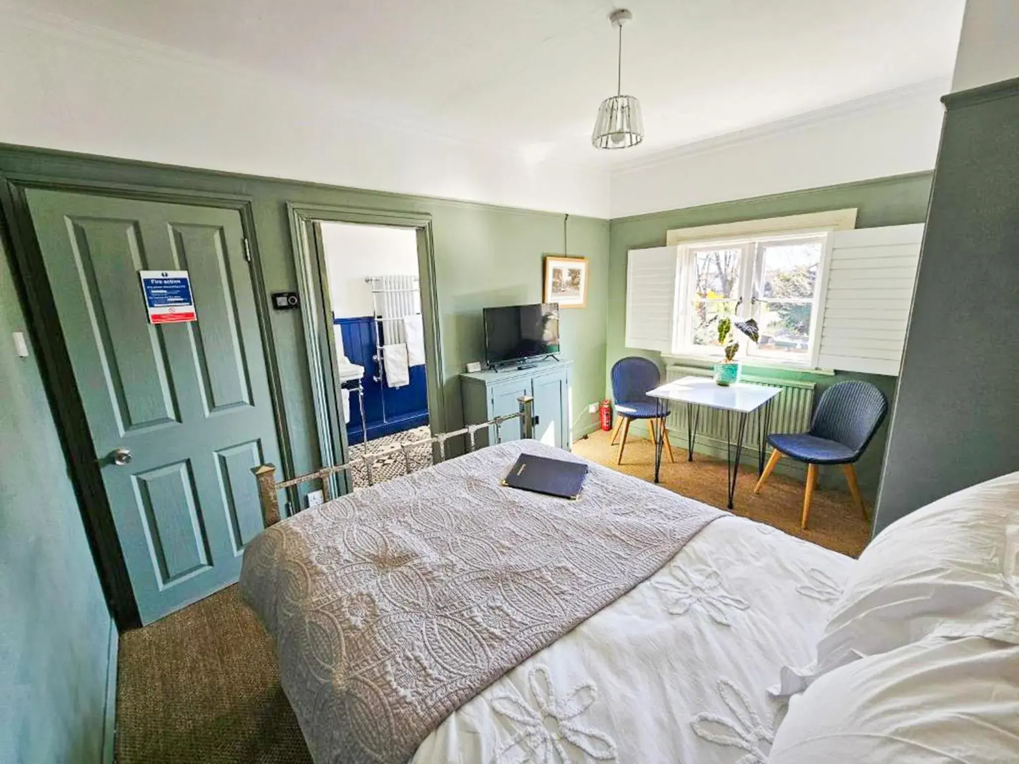 Double Room with Private Bathroom in The Lodge Stanwell Double Room with Private Bathroom in The Lodge Stanwell