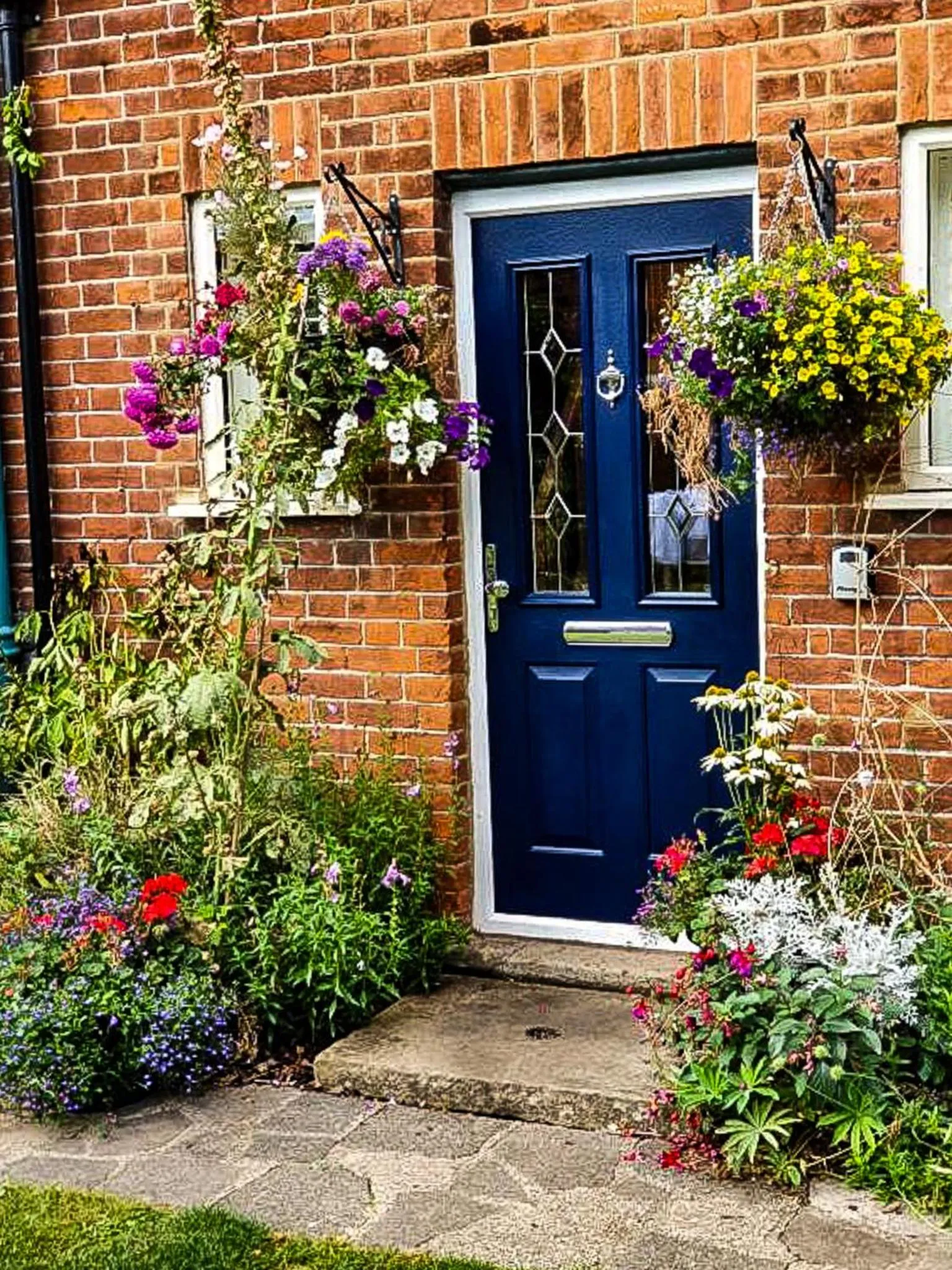 Facade/entrance in The Lodge Stanwell
