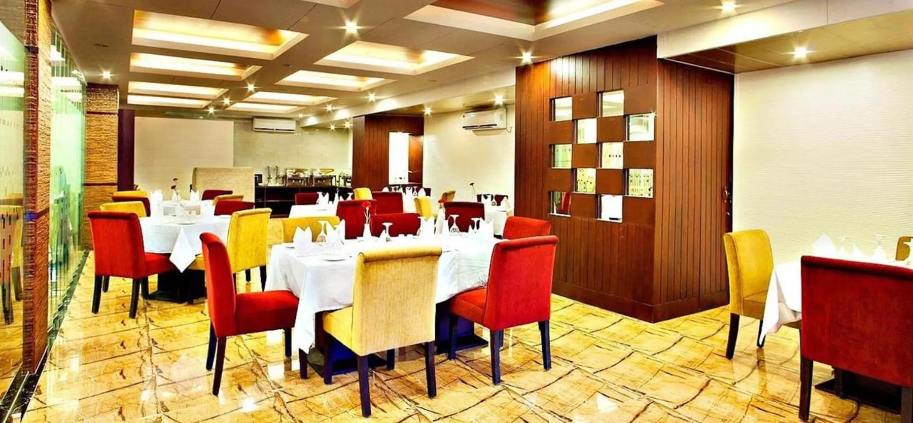 Restaurant/places to eat in West Park Inn