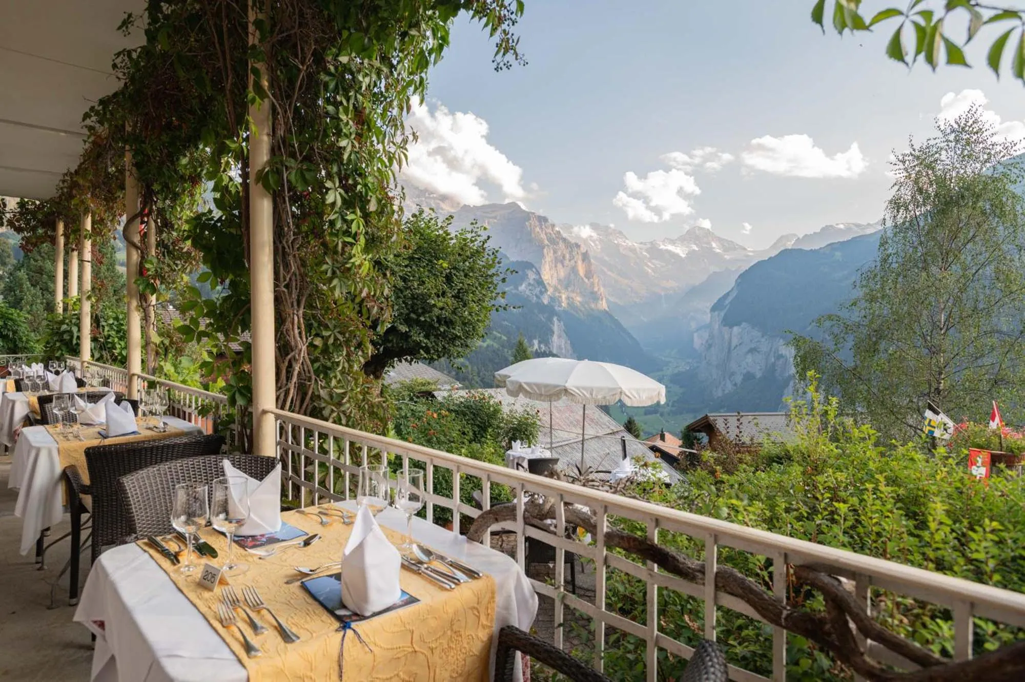 Restaurant/places to eat in Hotel Bellevue - Traditional Swiss Hideaway