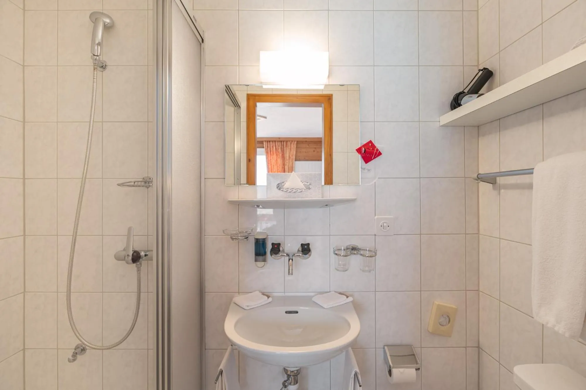 Hotel Bellevue - Traditional Swiss Hideaway