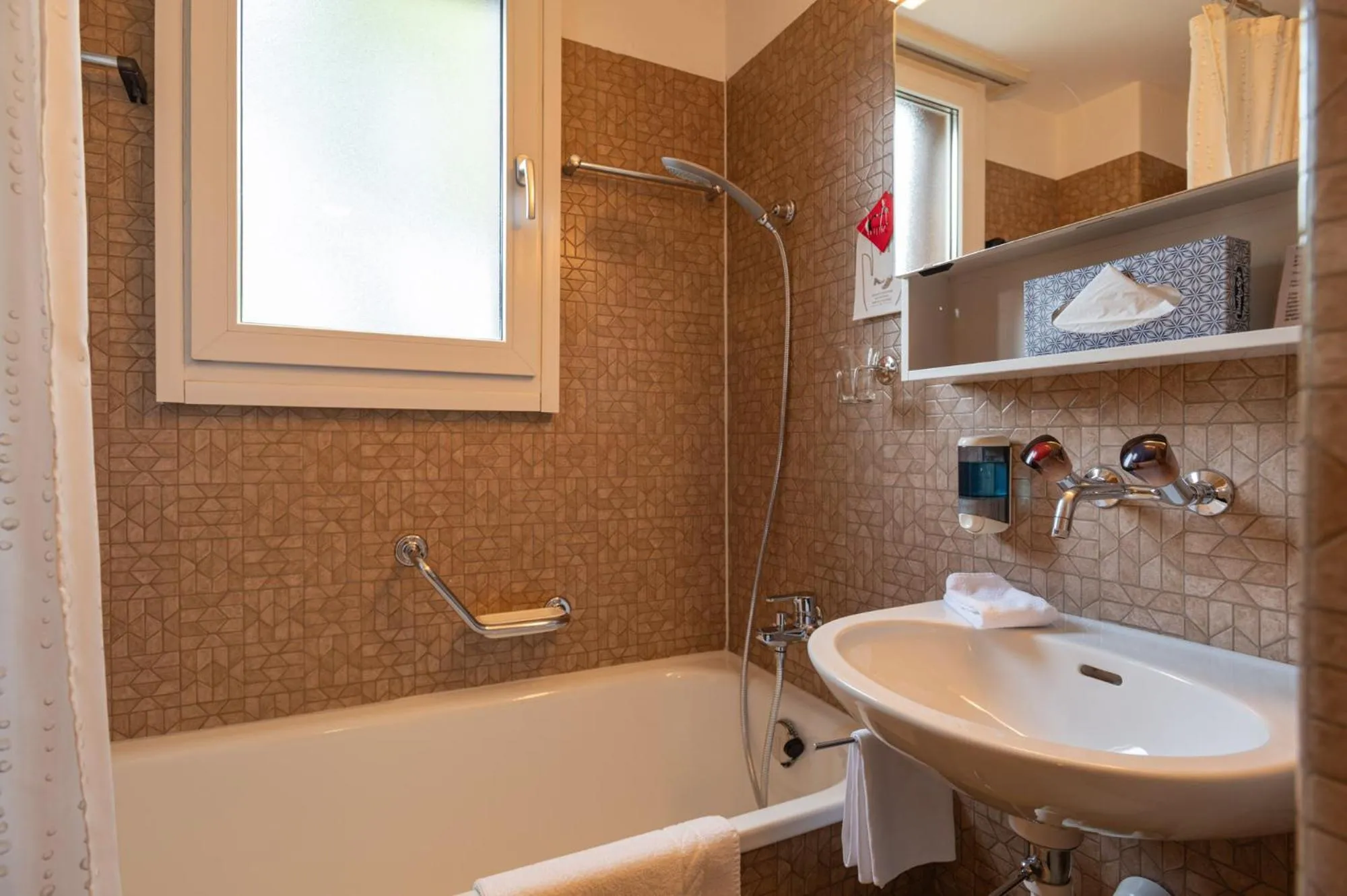 Hotel Bellevue - Traditional Swiss Hideaway