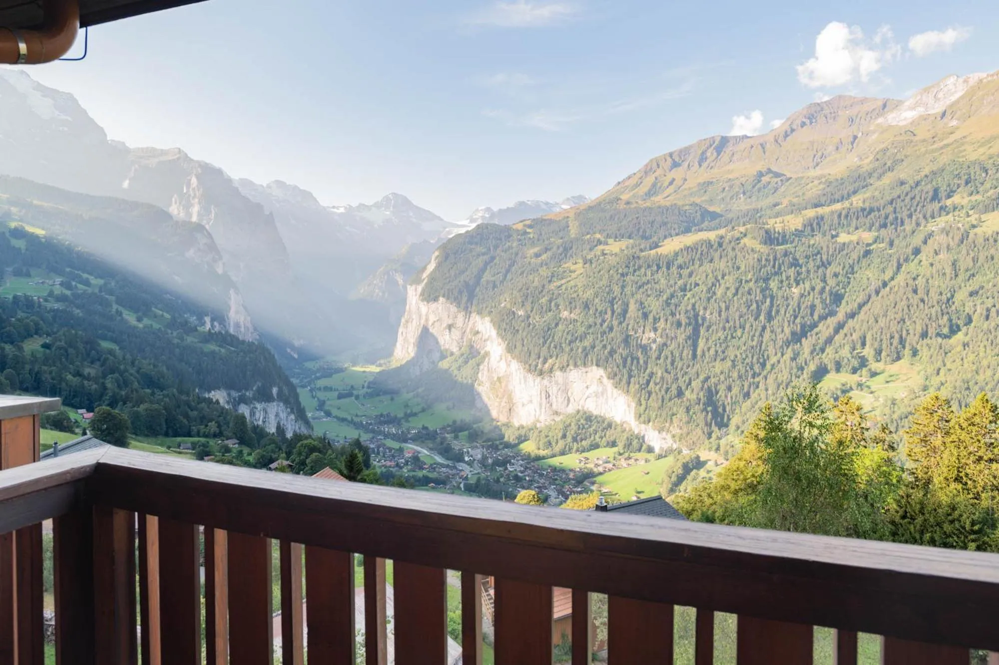 Hotel Bellevue - Traditional Swiss Hideaway