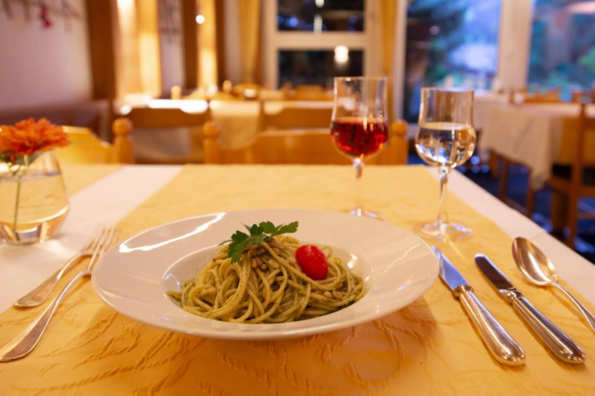 Restaurant/places to eat in Hotel Bellevue - Traditional Swiss Hideaway