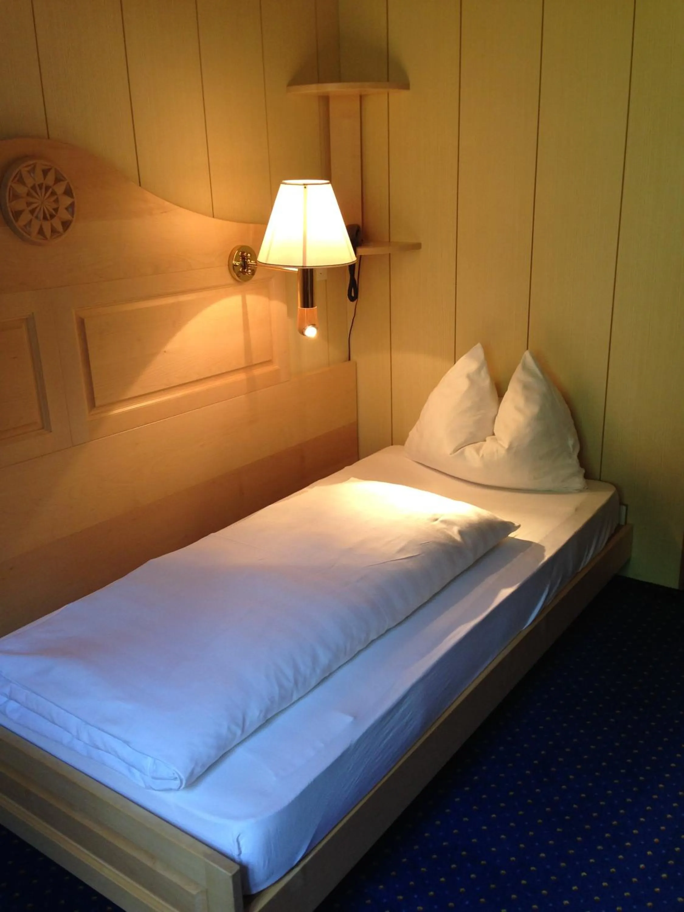 Photo of the whole room, Bed in Hotel Bellevue - Traditional Swiss Hideaway