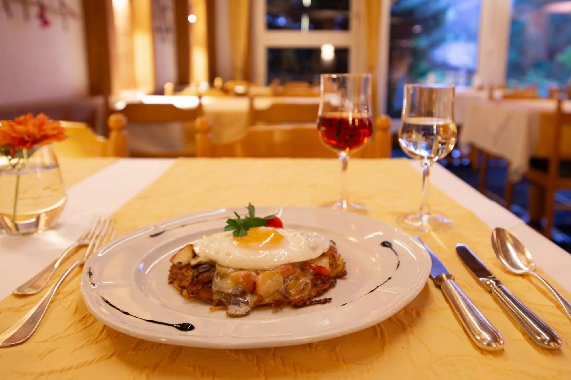 Restaurant/places to eat in Hotel Bellevue - Traditional Swiss Hideaway