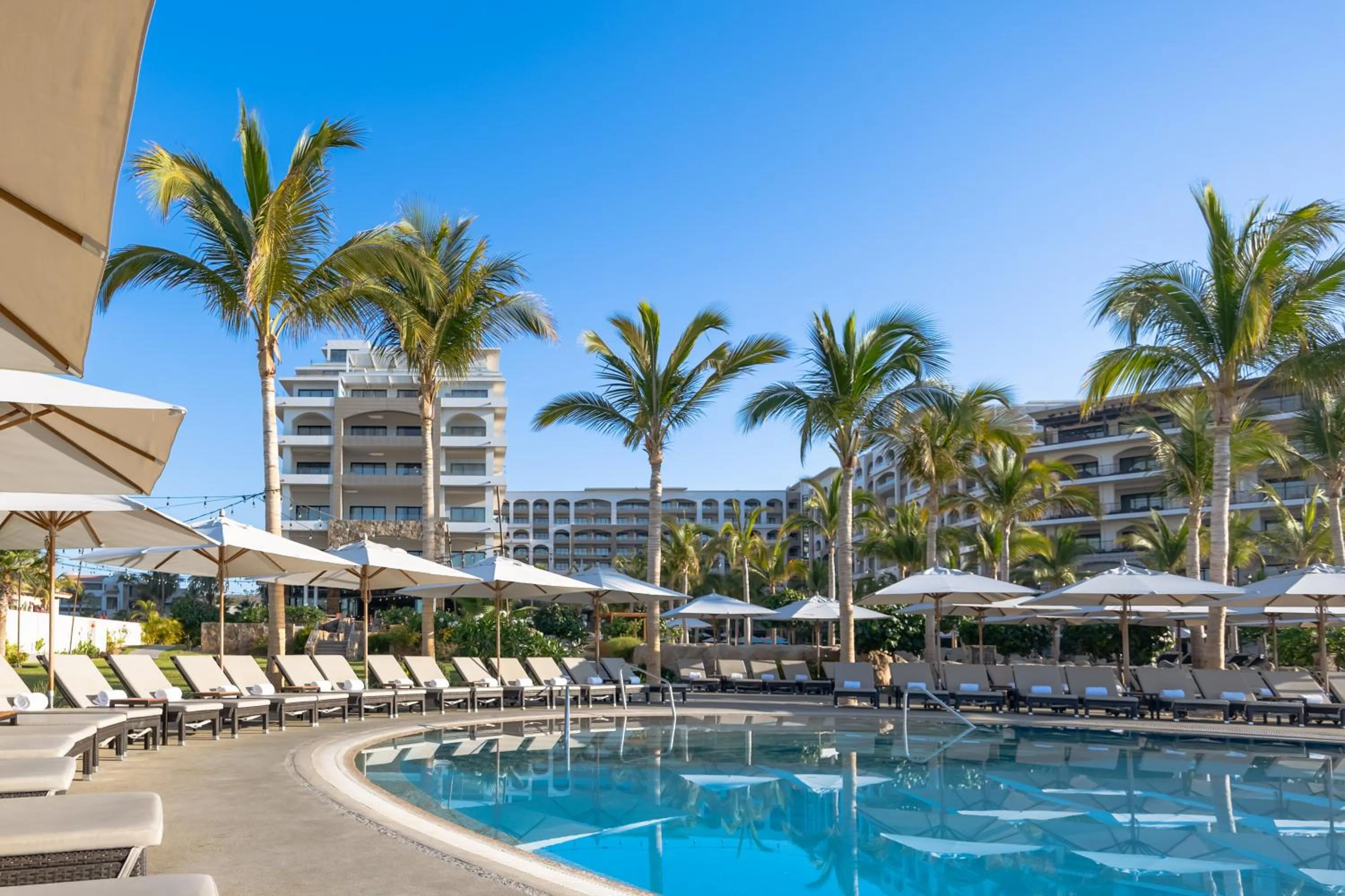 Swimming pool in Villa La Valencia Beach Resort & Spa Los Cabos