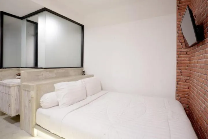 Bed in DPARAGON POGUNG F