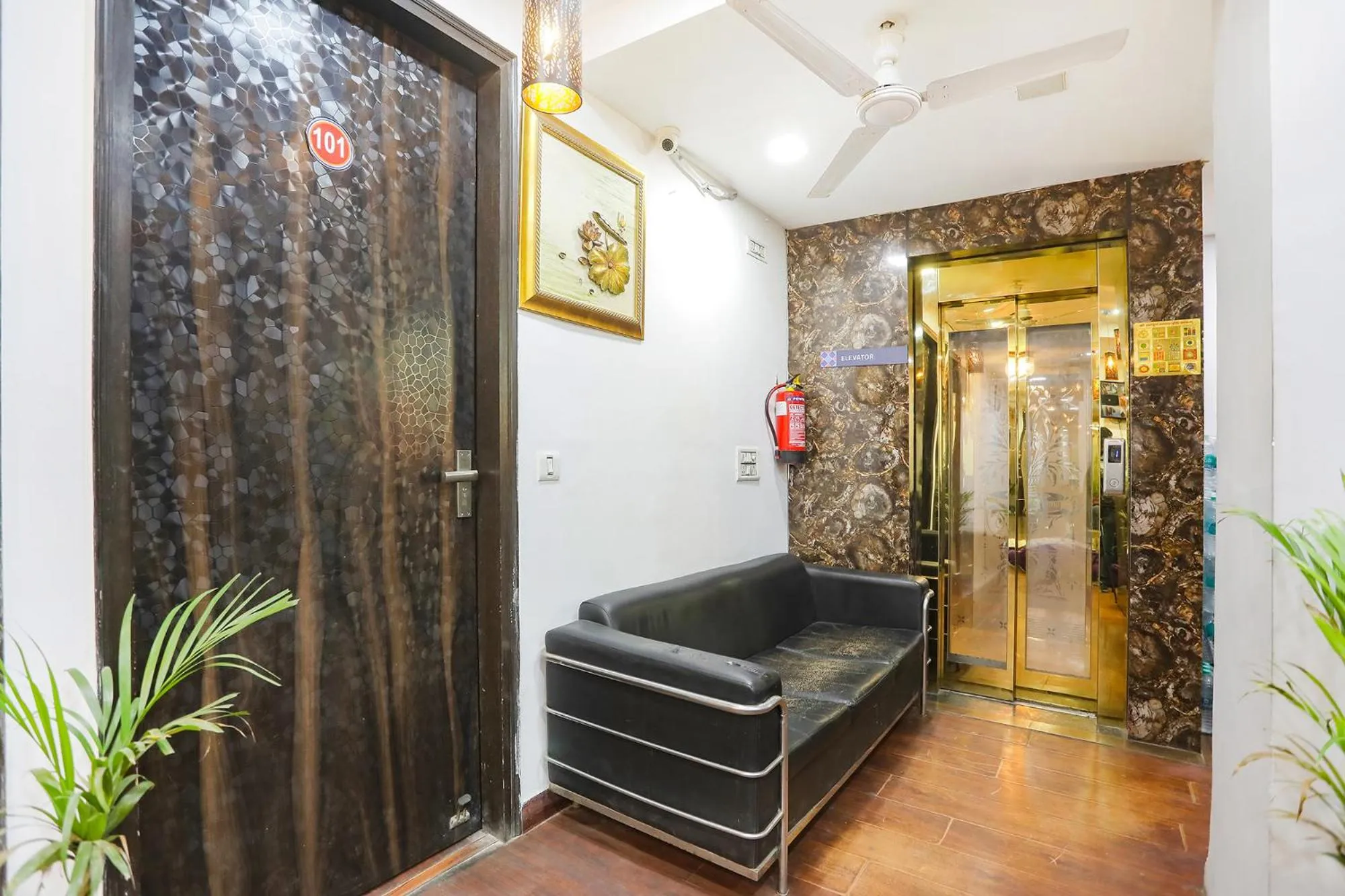 Lobby or reception in Comfy Stay Hotels 2nd Floor