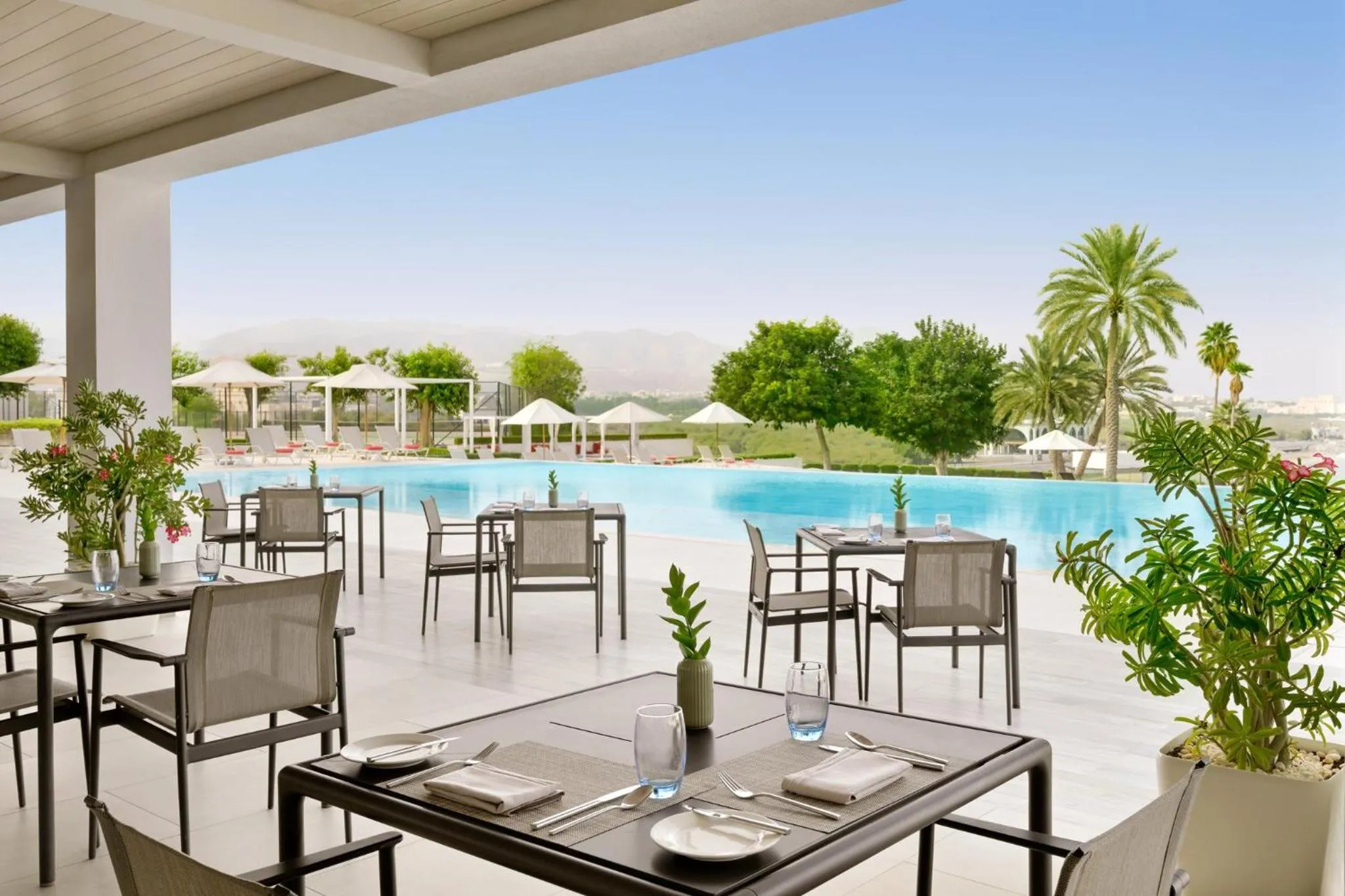 Restaurant/places to eat in Crowne Plaza Muscat by IHG