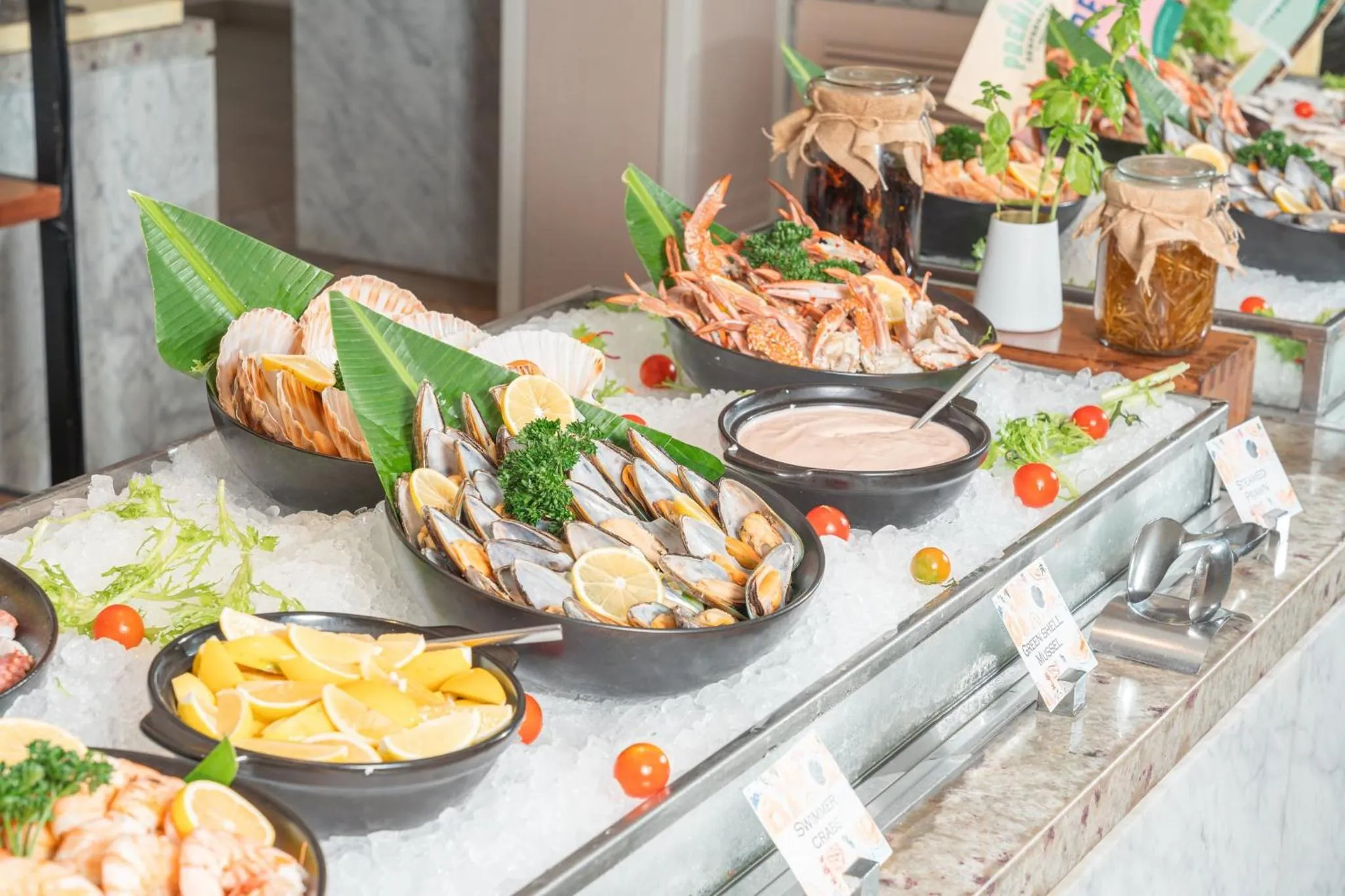 Restaurant/places to eat in Crowne Plaza Muscat by IHG