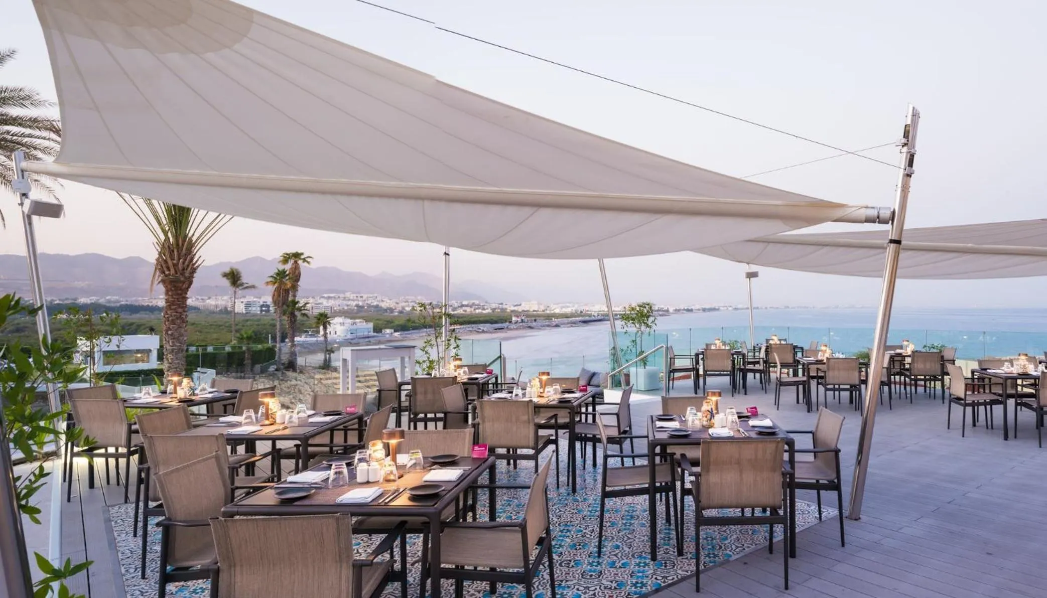 Restaurant/places to eat in Crowne Plaza Muscat by IHG