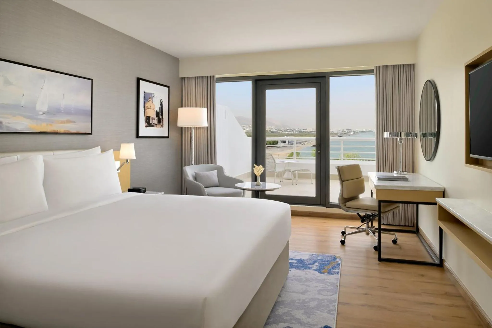 King Room with Balcony and Sea View in Crowne Plaza Muscat by IHG