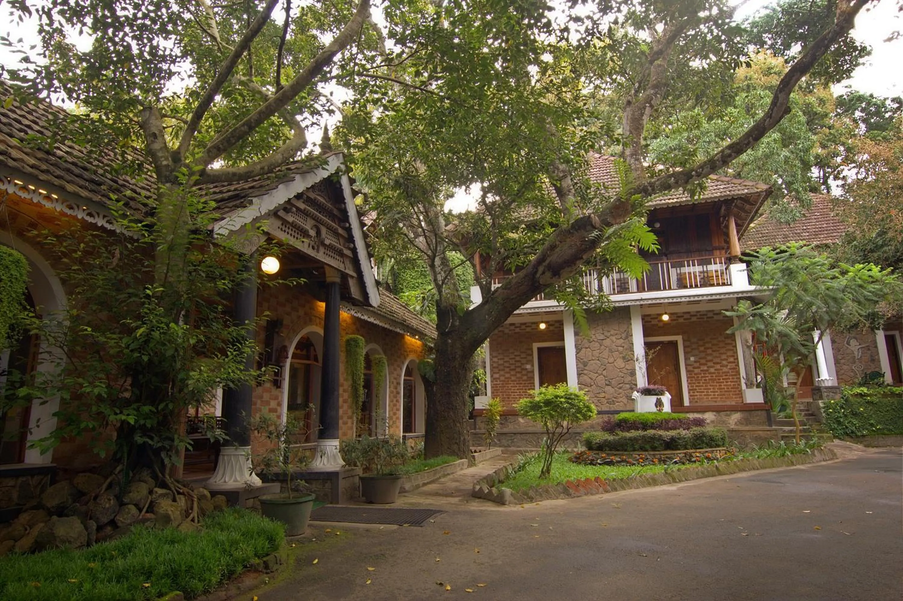 Facade/entrance in Hotel Ambadi