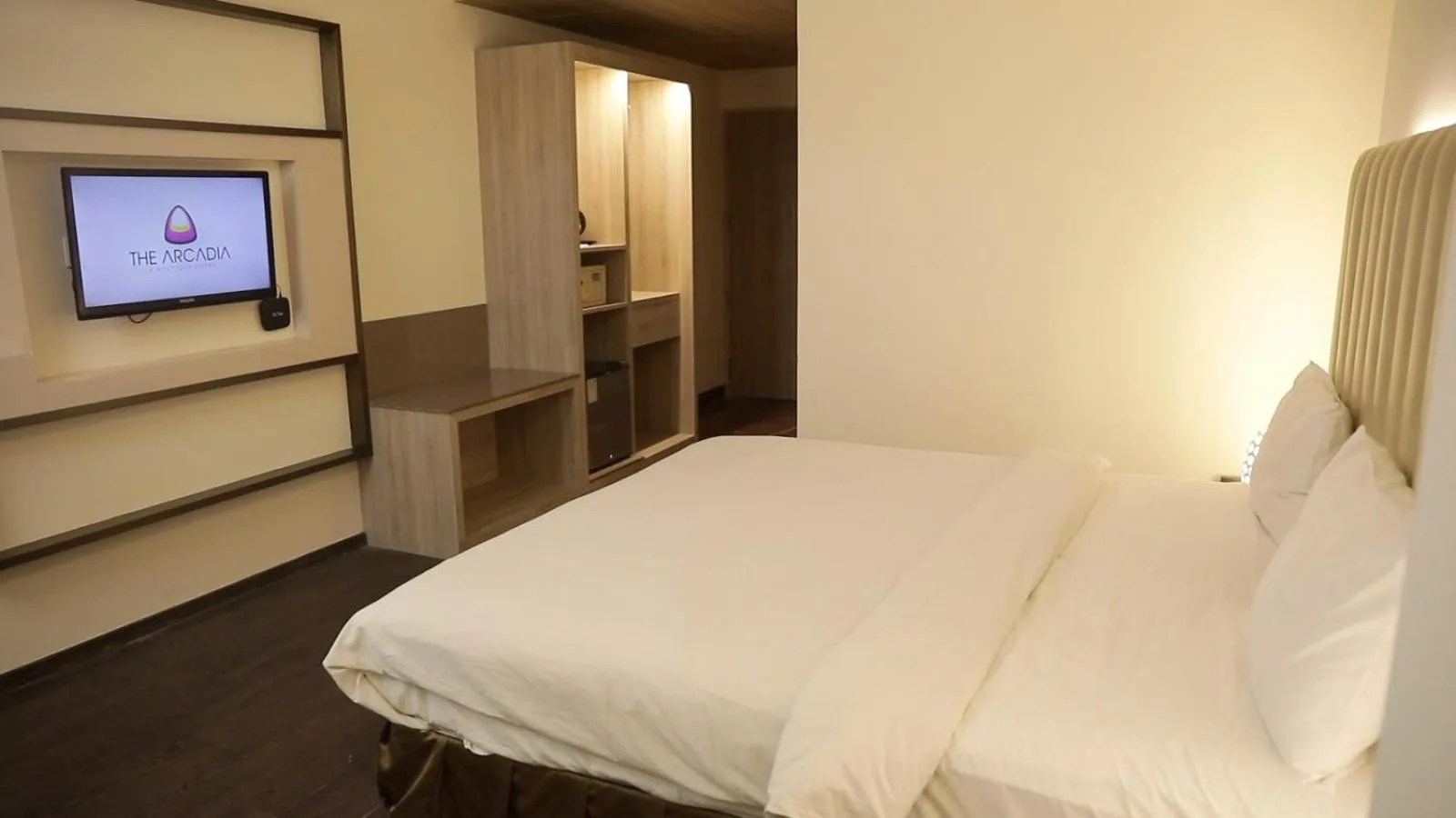 Bed in The Arcadia Coimbatore Airport