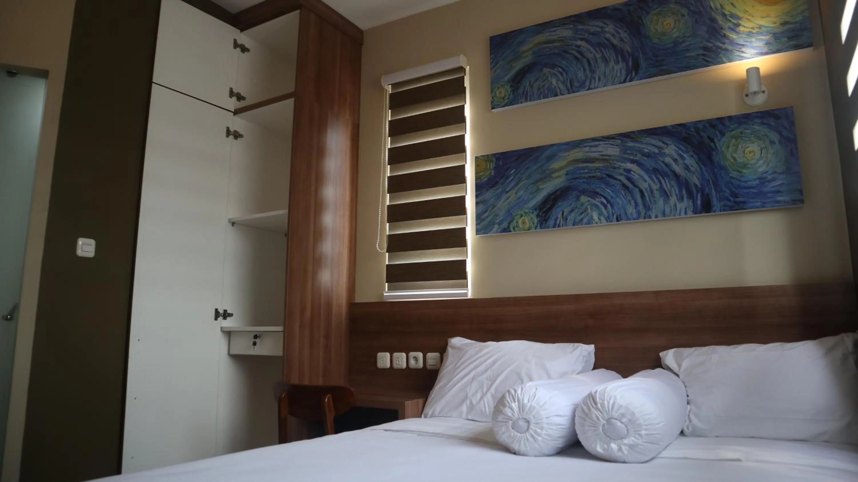 DJURAGAN KAMAR SLIPI