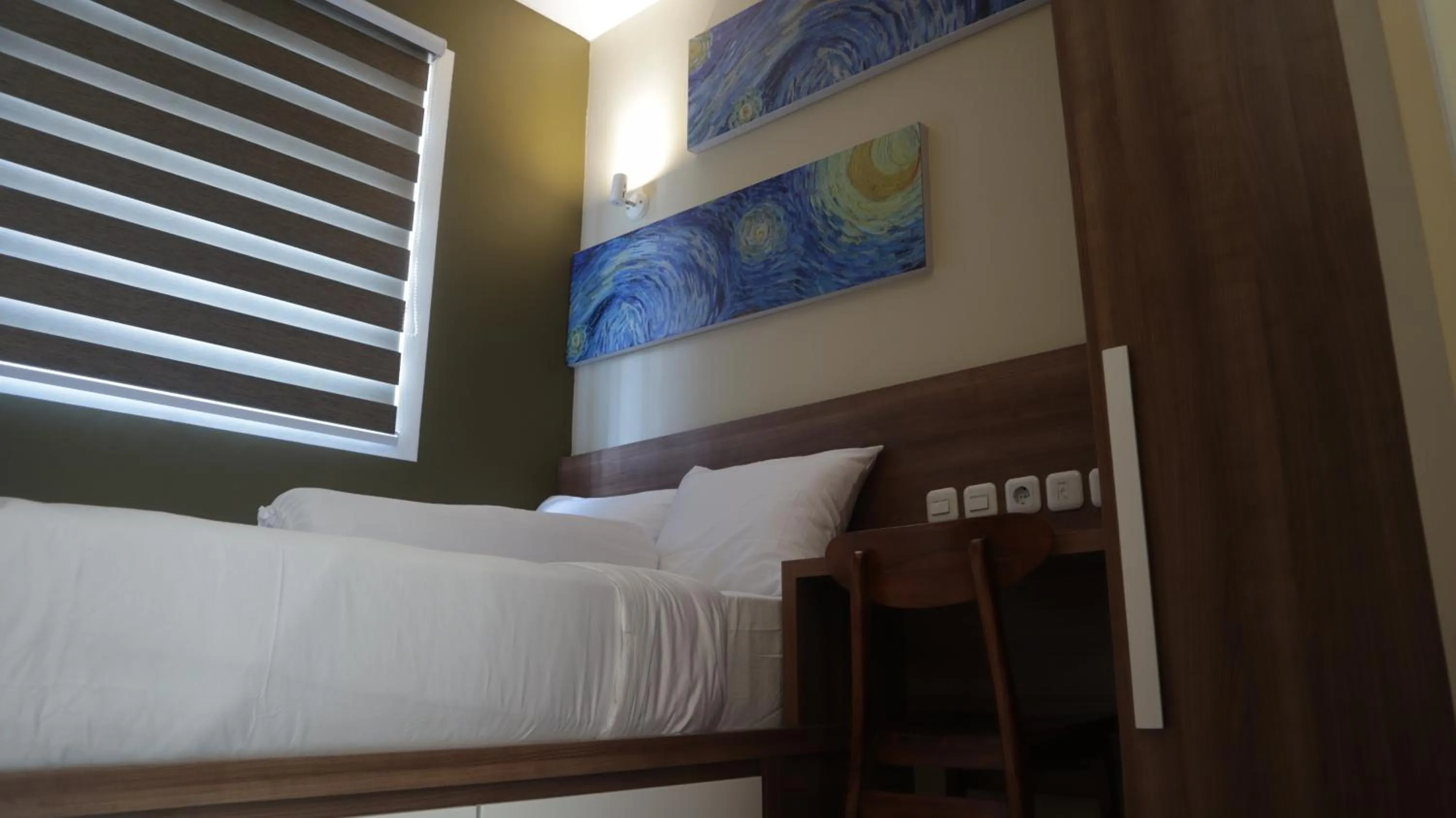 DJURAGAN KAMAR SLIPI