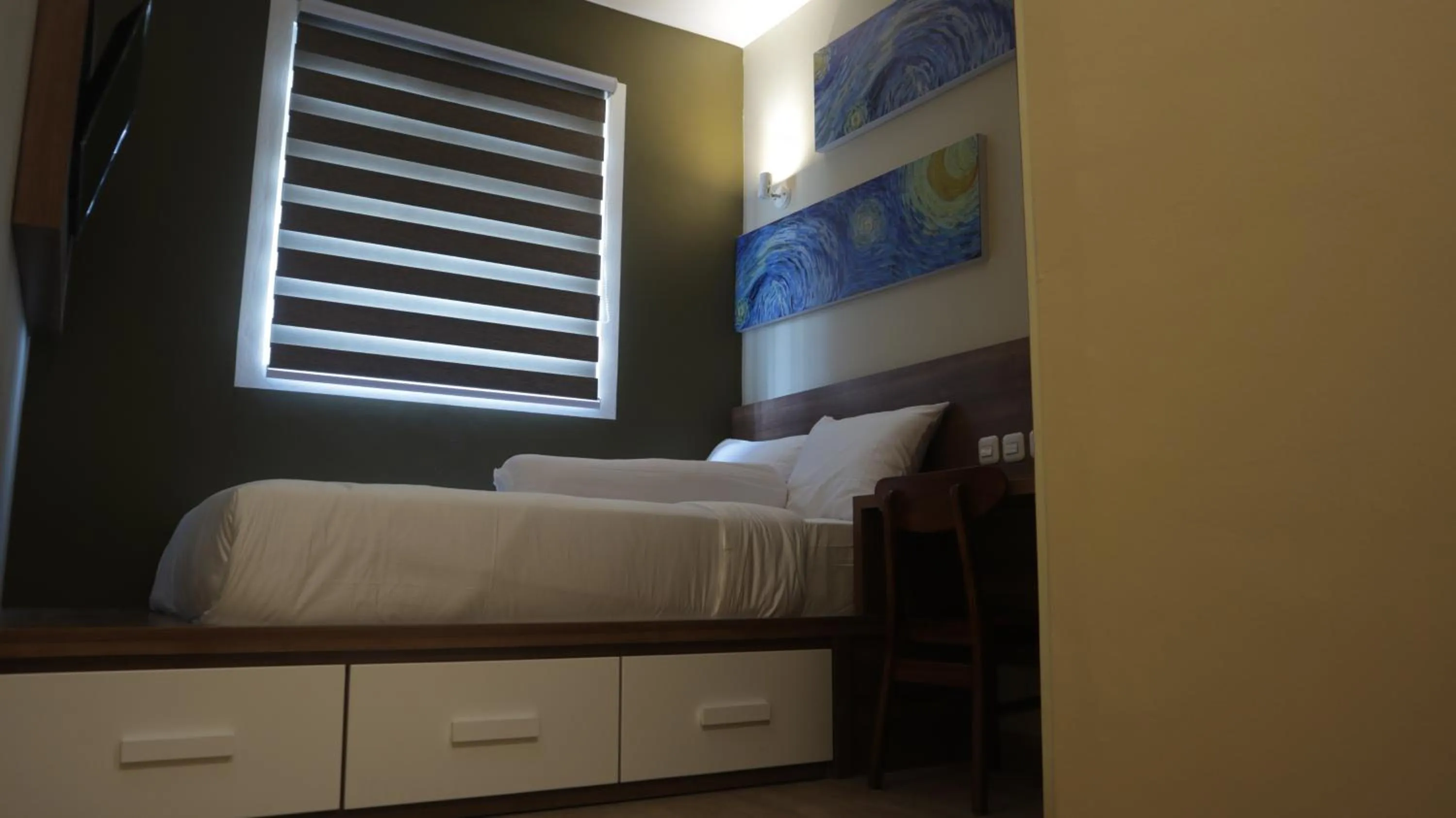 DJURAGAN KAMAR SLIPI