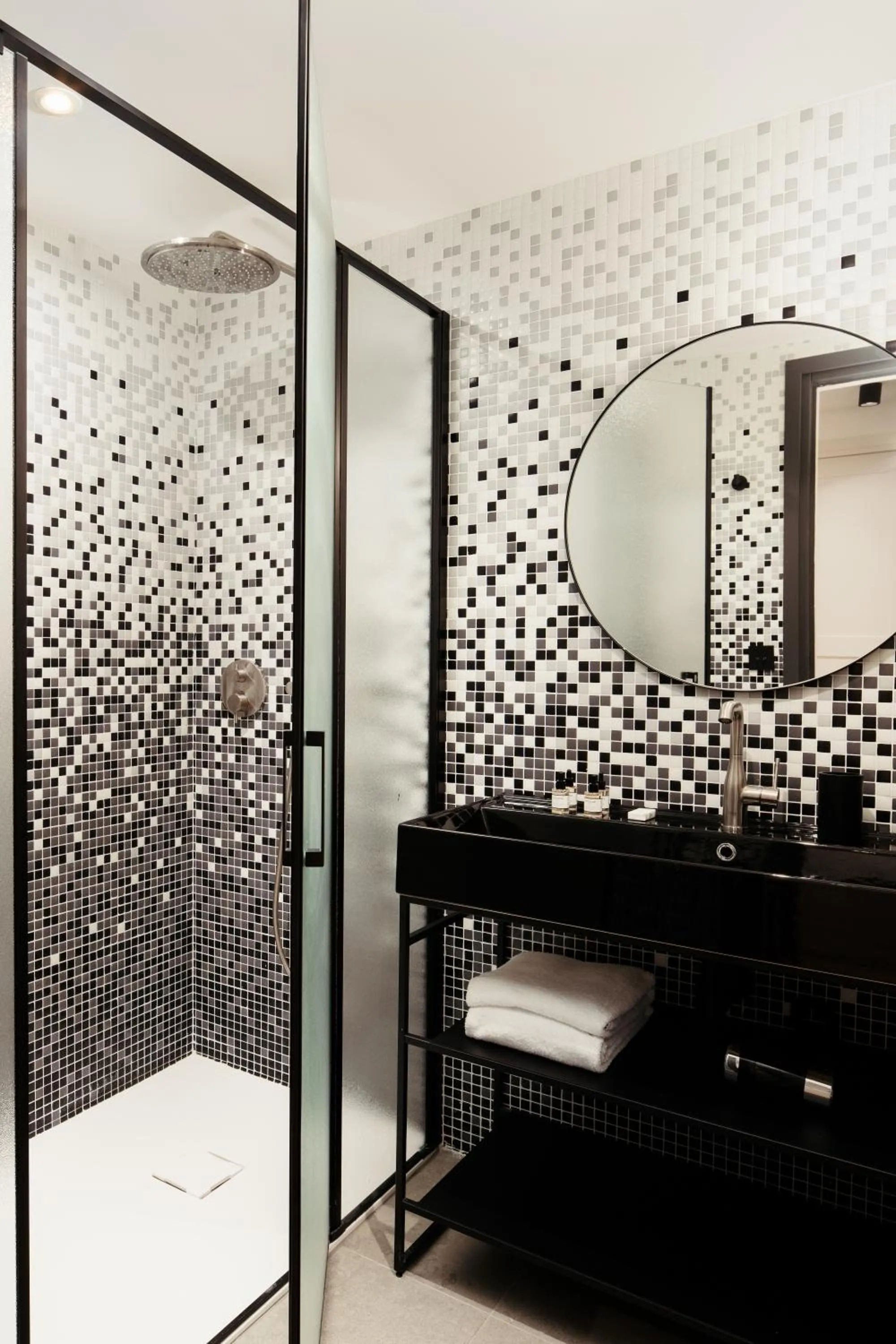 Bathroom in My Maison In Paris Invalides