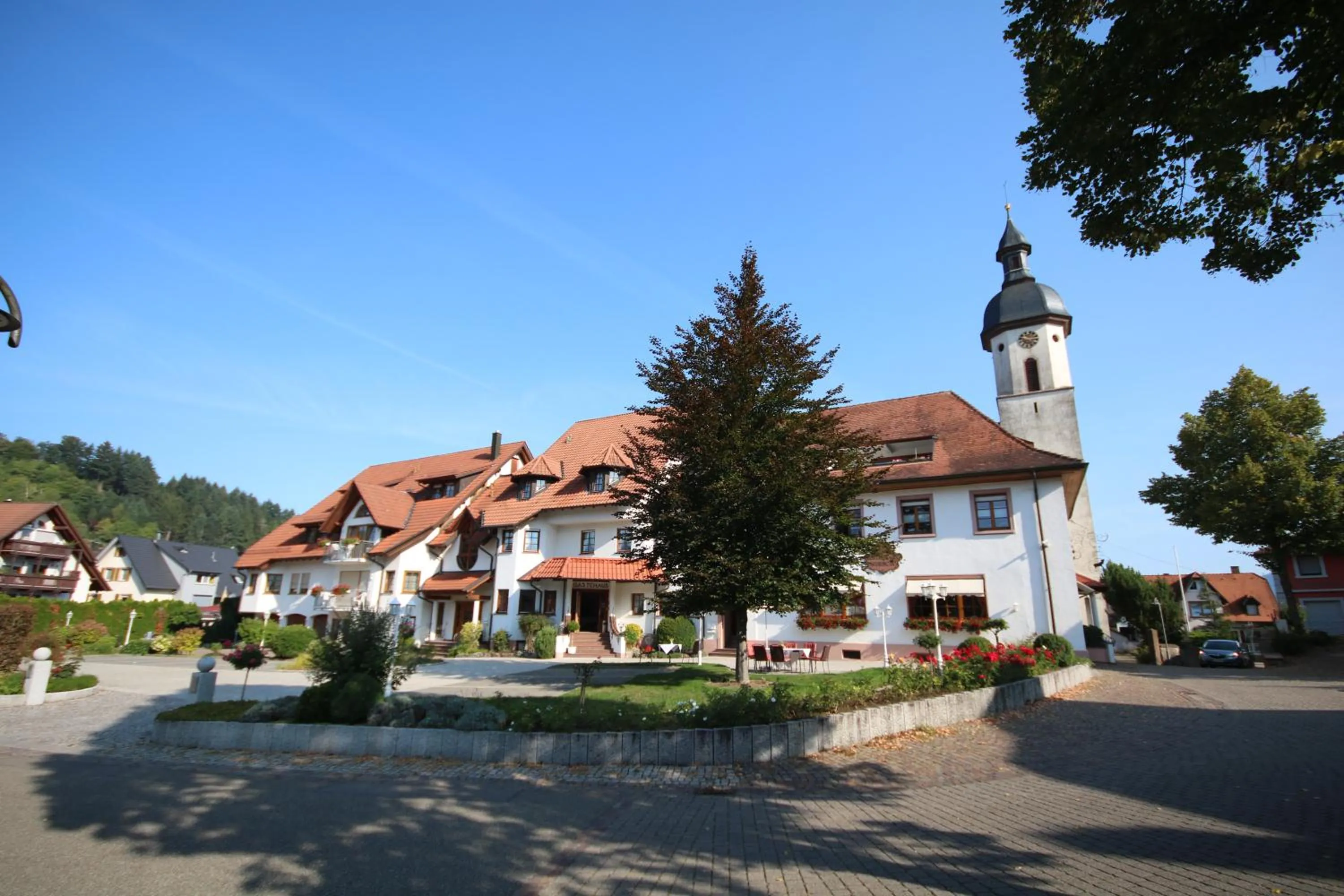 Property building in Hotel-Restaurant Hirsch