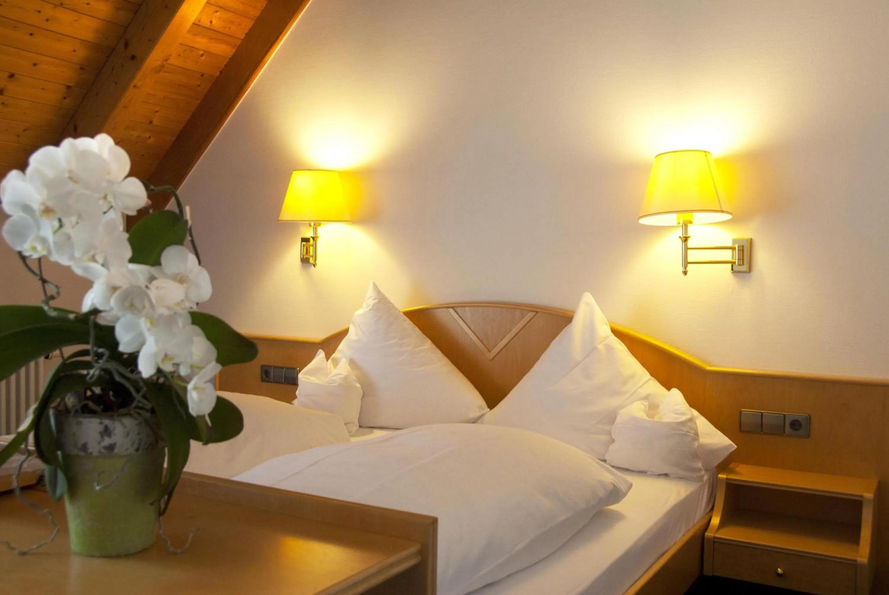 Bed in Hotel-Restaurant Hirsch